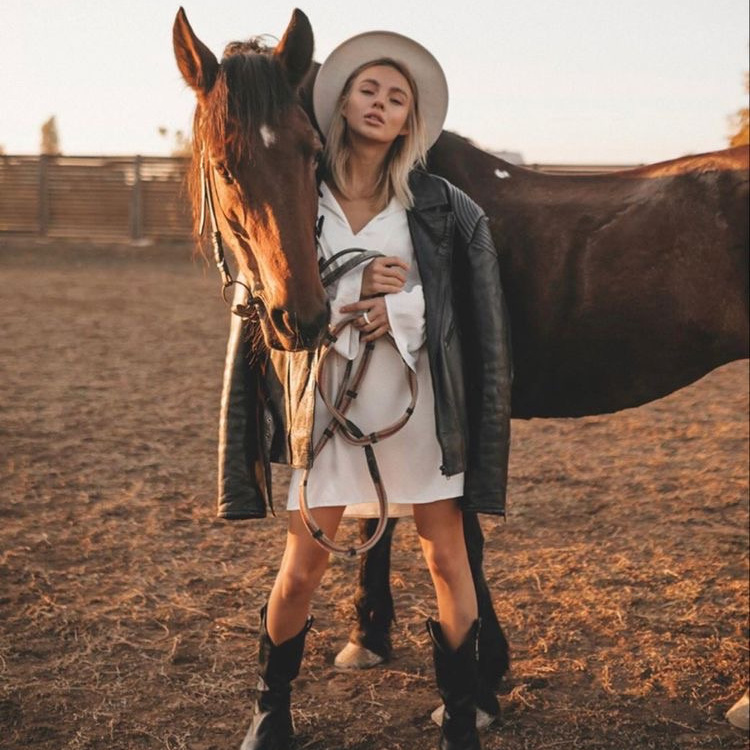 Фотосессия с лошадьми на ферме. Фотограф в Минске Анна Кучинская