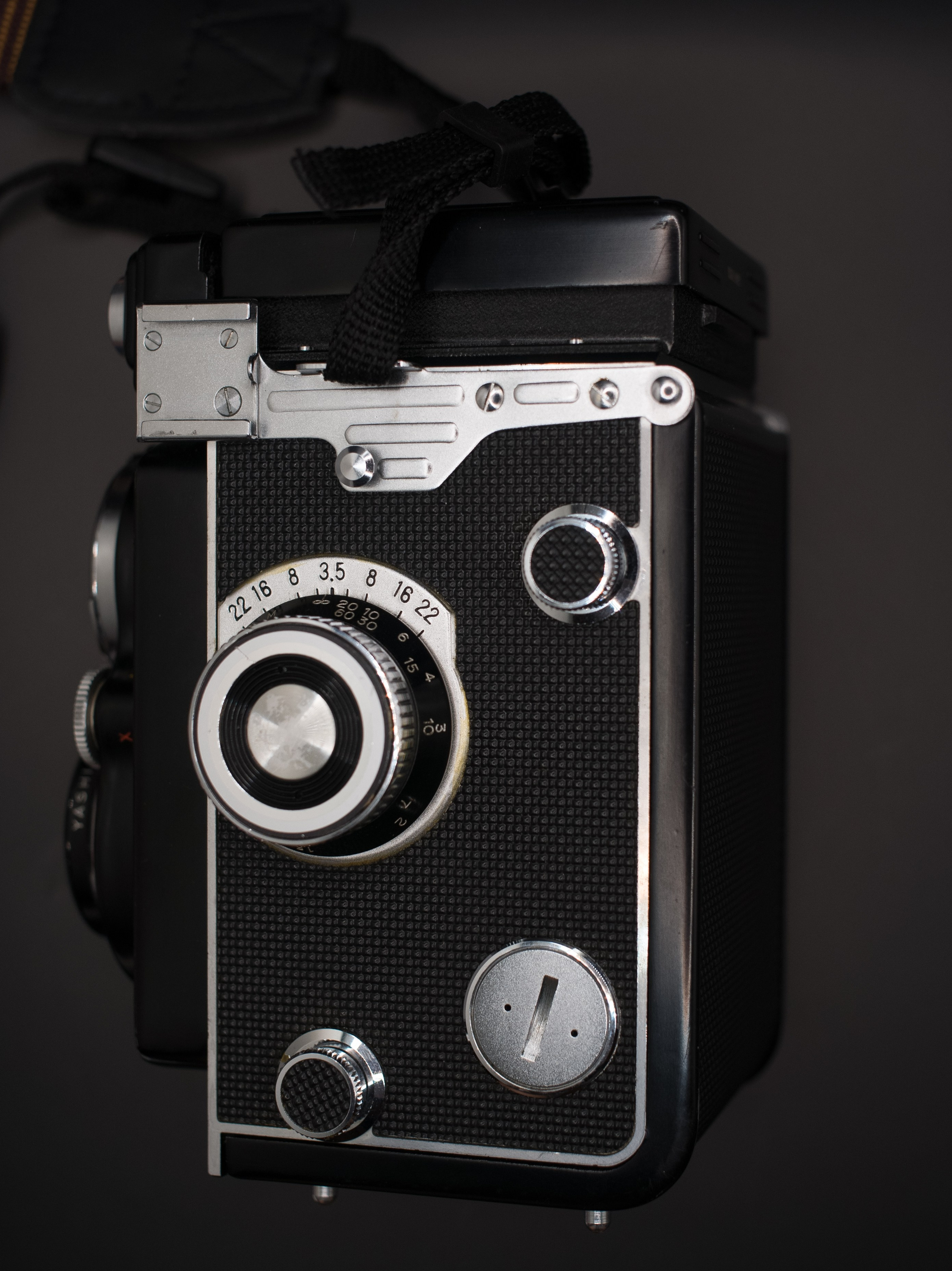 Обзор фотоаппарата Yashica MAT 124G