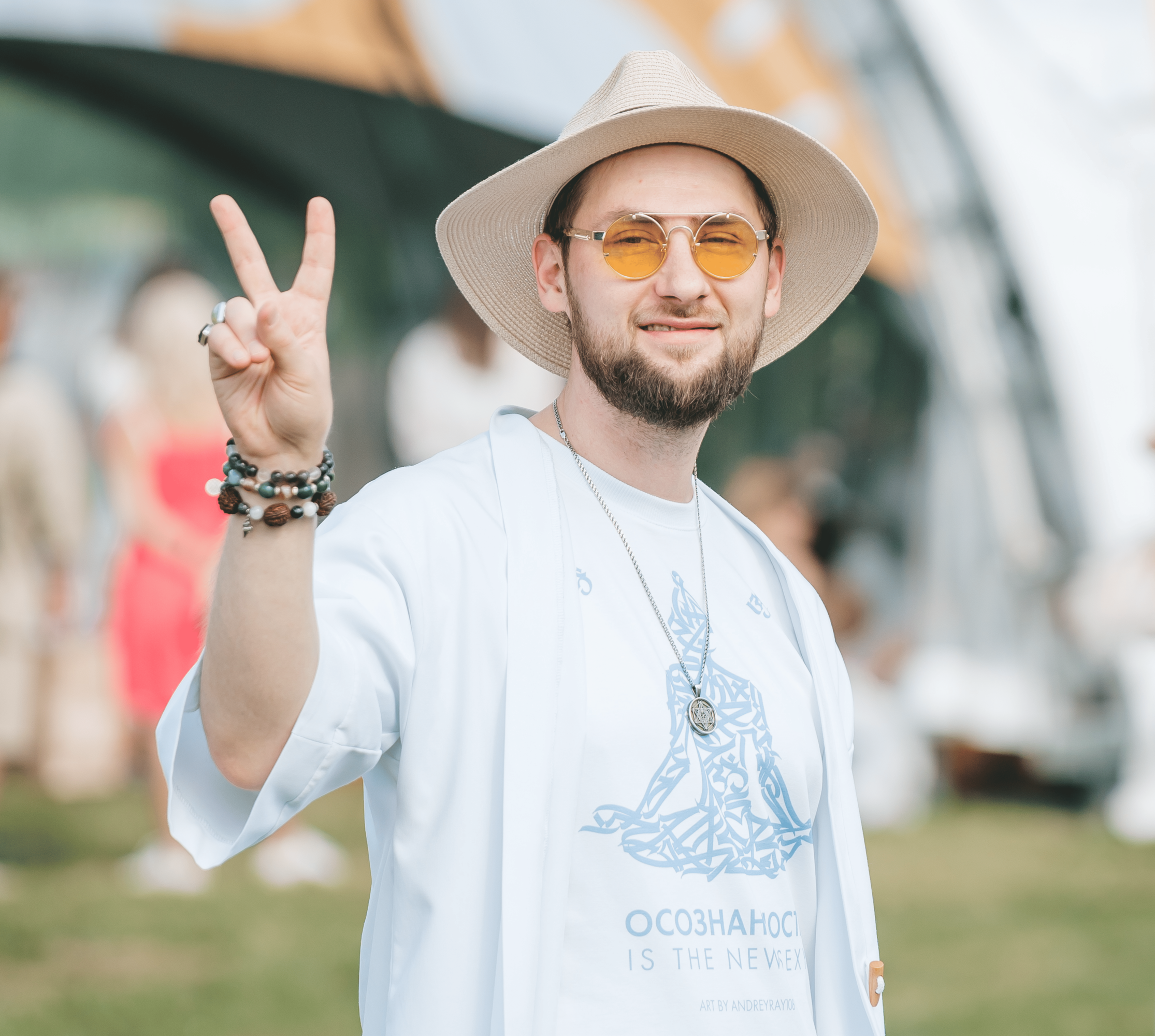 ANDREY RAY: а contemporary artist and spiritual guide of meanings