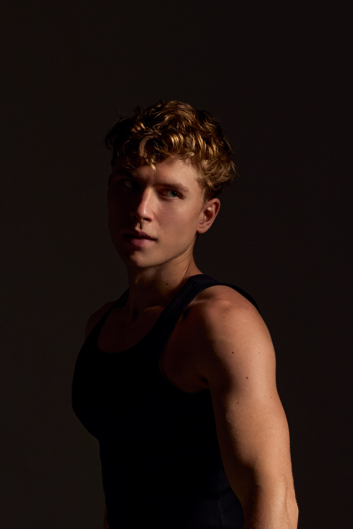 Мужская студийная фото съемка | md Михаил. SHONGIN SERGEI