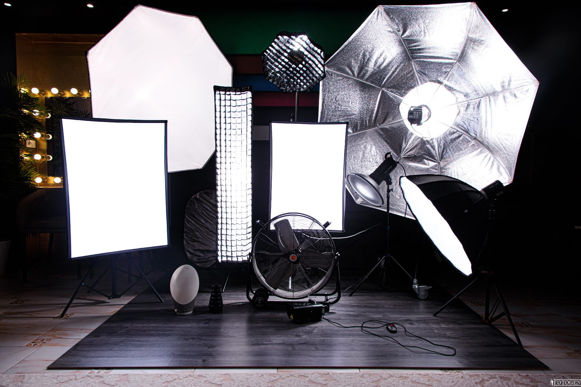 Аренда фотооборудования в Краснодаре — проектор, RGB, манекен | Фотоген