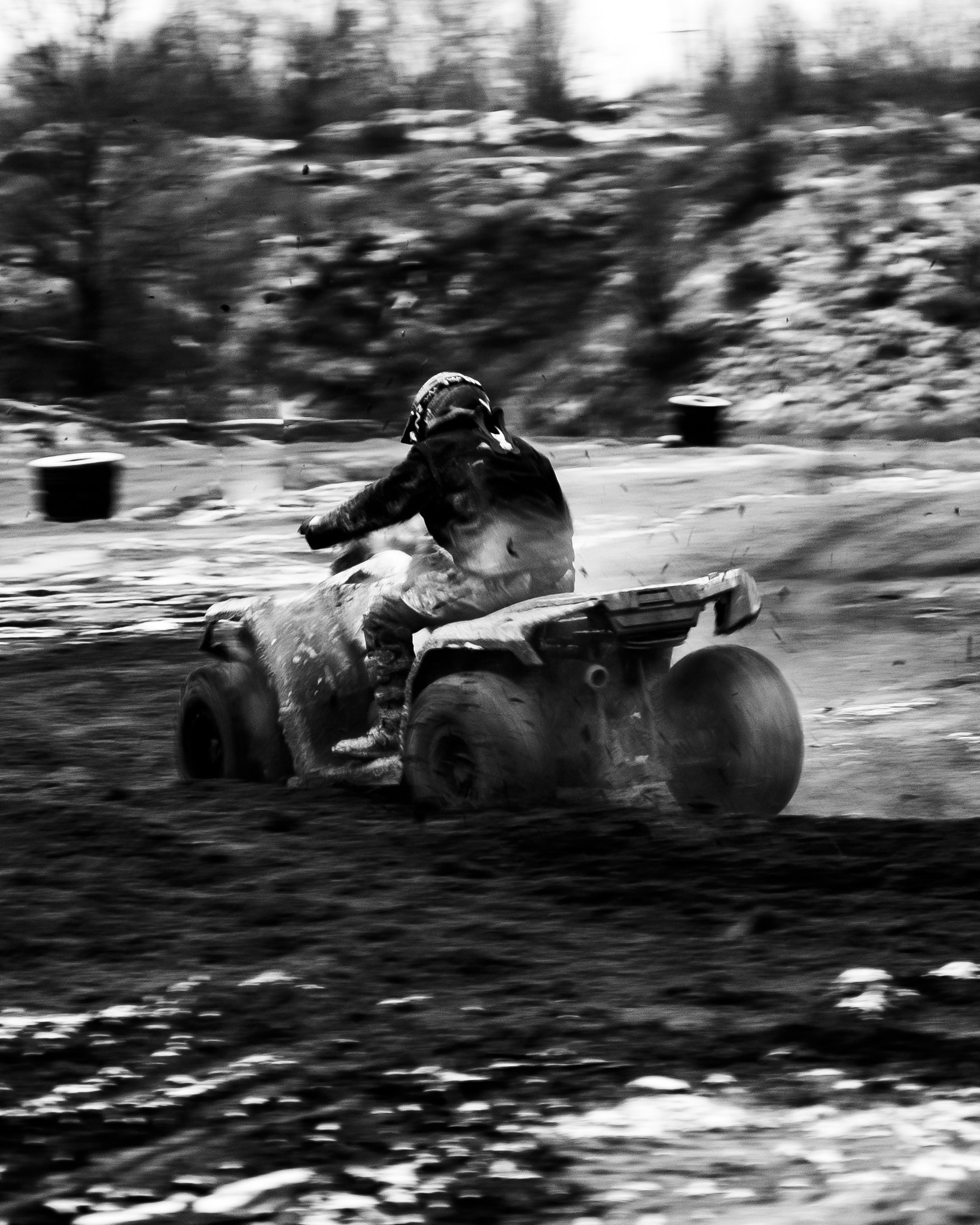 финиш гонки, эмоции команды и спортсмена после заезда