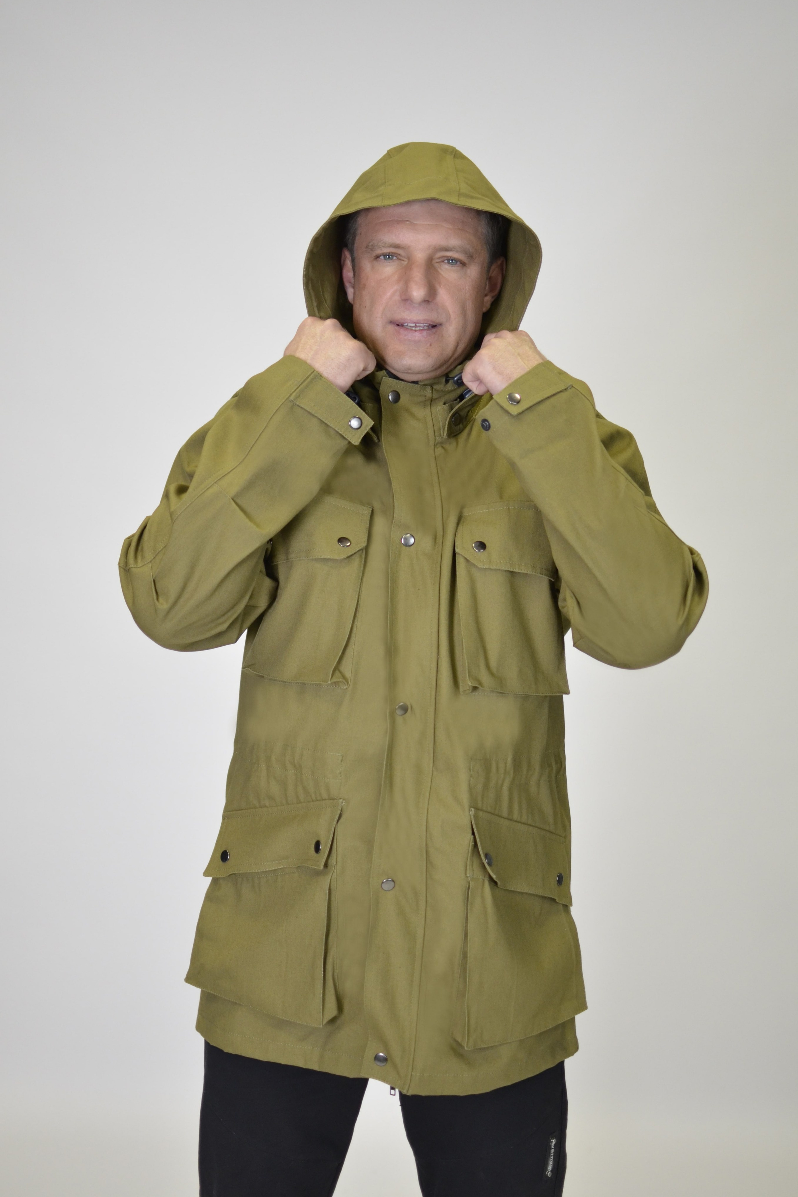 Предметное фото мужской одежды - удобство и элегантность для любого случая.