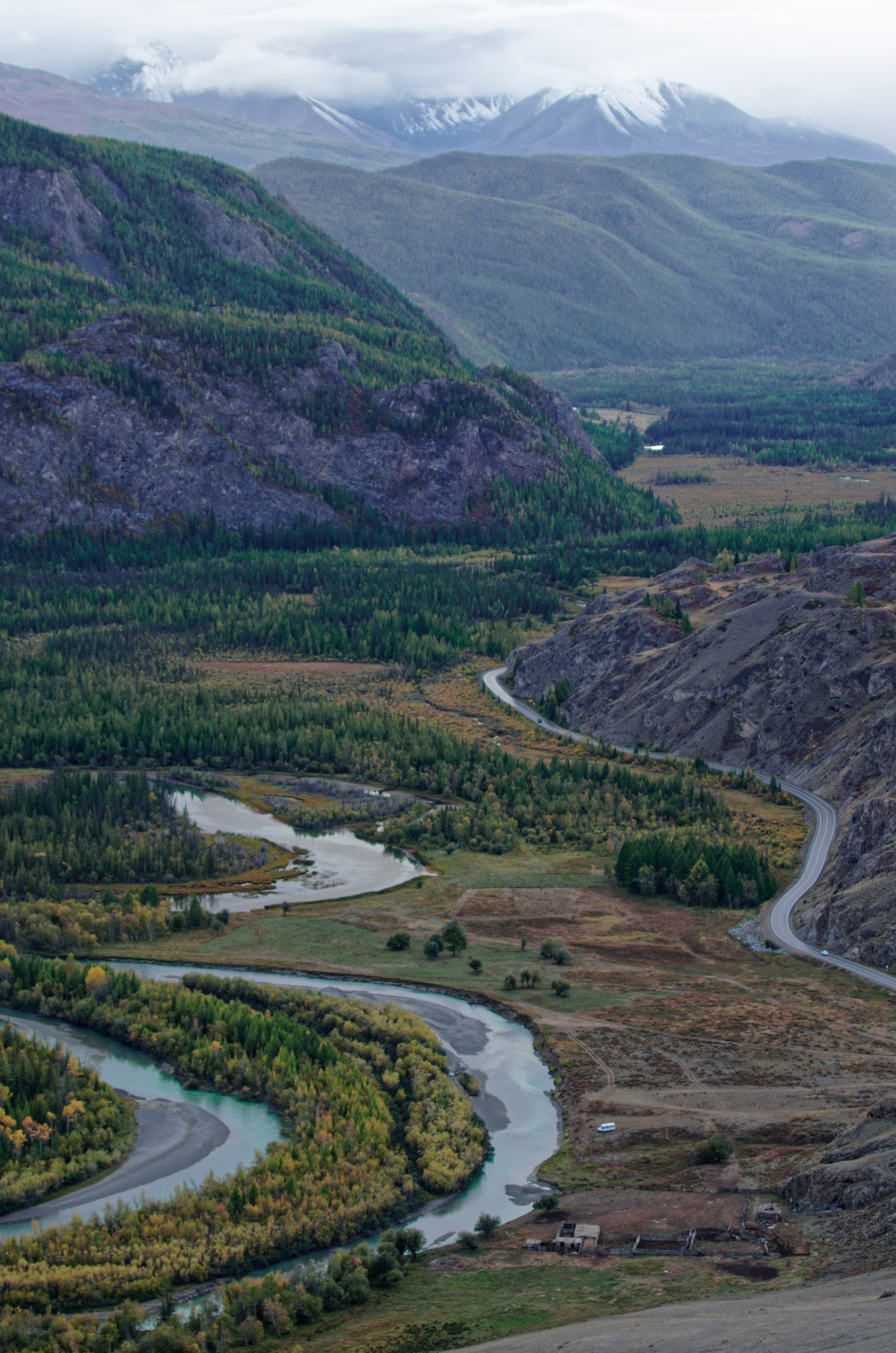 Это не фотошоп. Я видел это в горах Алтая. Семоха Валерий. Фотограф