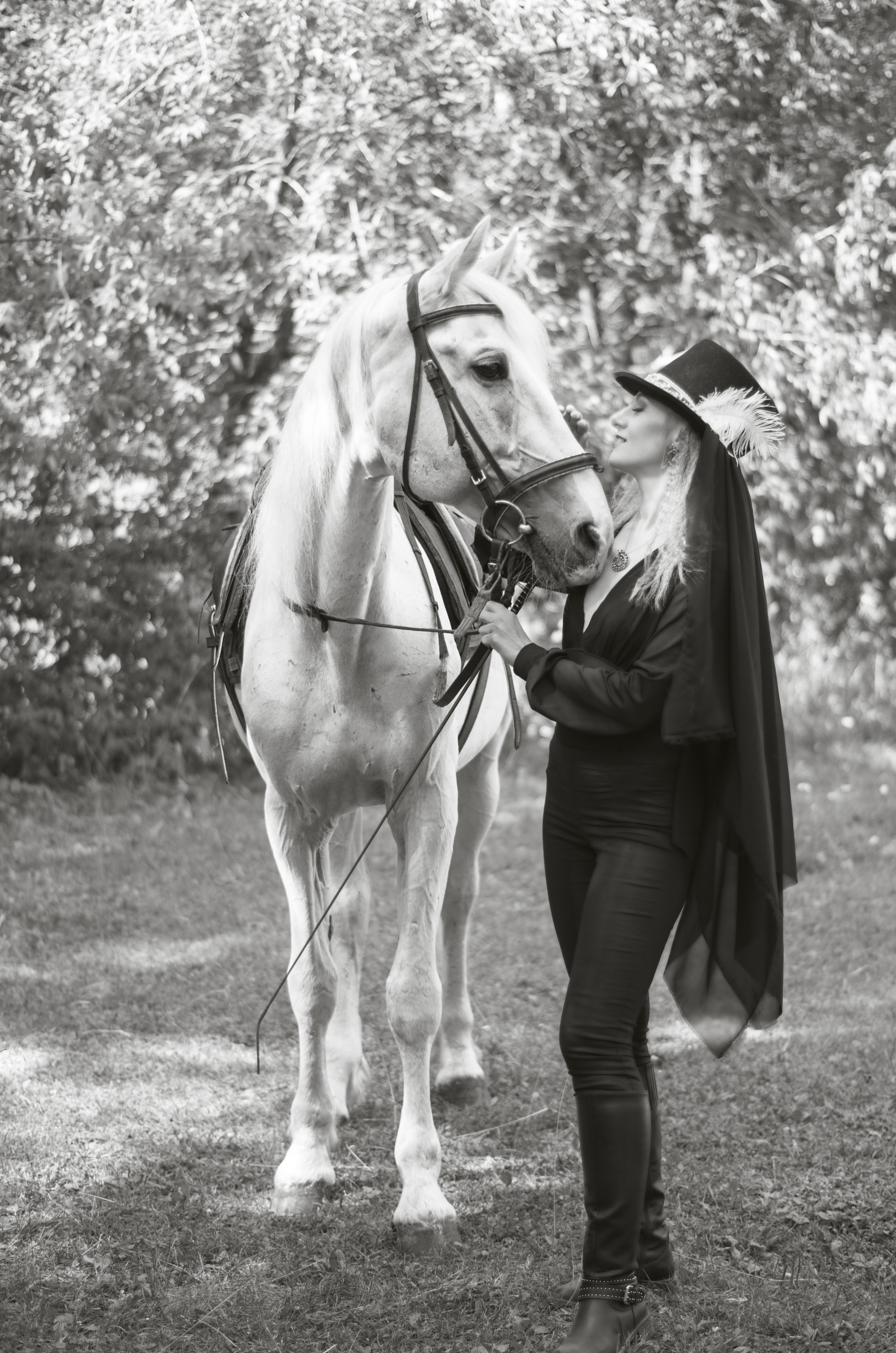 Контакты. Фотограф Марина Доглядная Челябинск фотосессии с лошадьми, мотоциклами