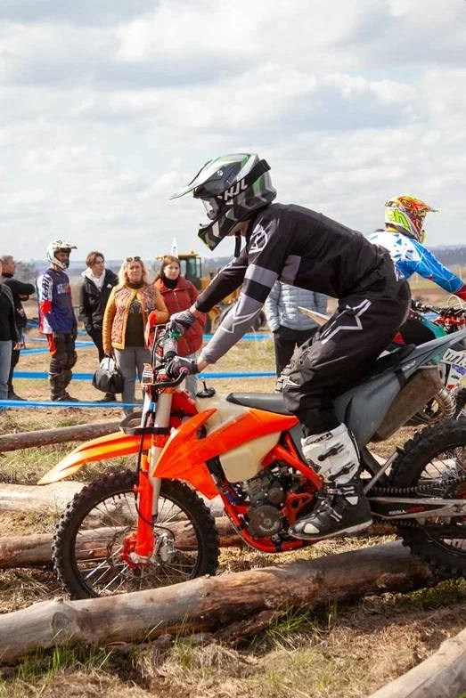 Инструктор Илья Кардашов. Профессиональный прокат эндуро мотоциклов и квадроциклов в г. Белгород