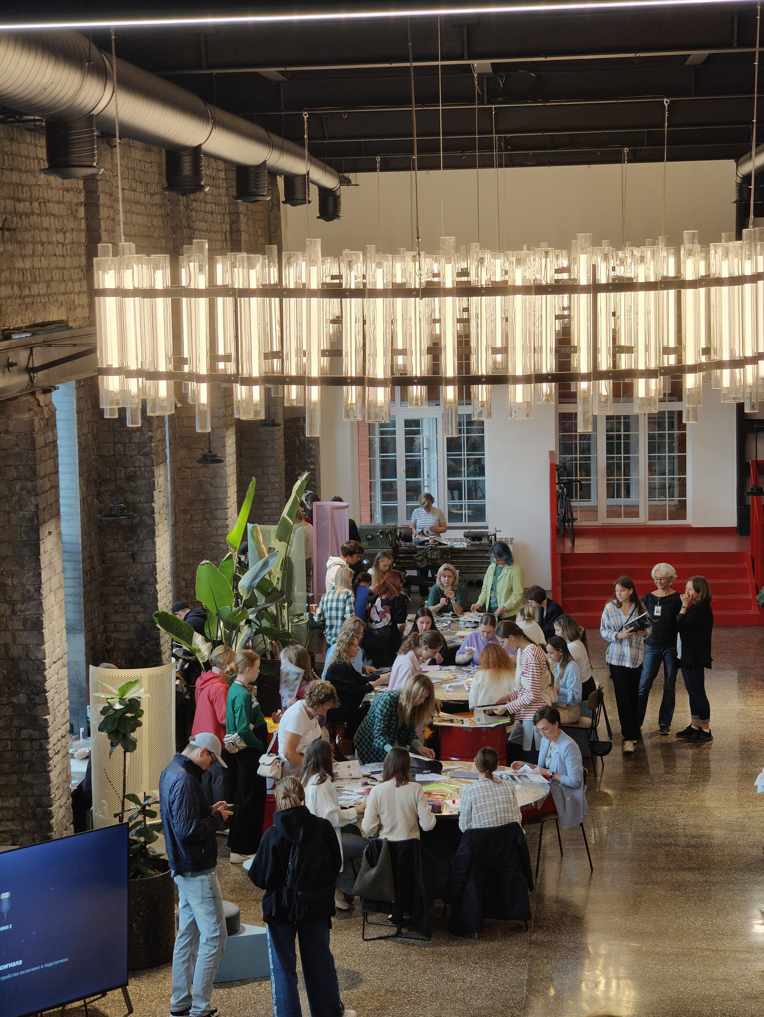 Коллажный клуб «Встречи с собой»: самопознание и творчество. Художник Даля Бучионите