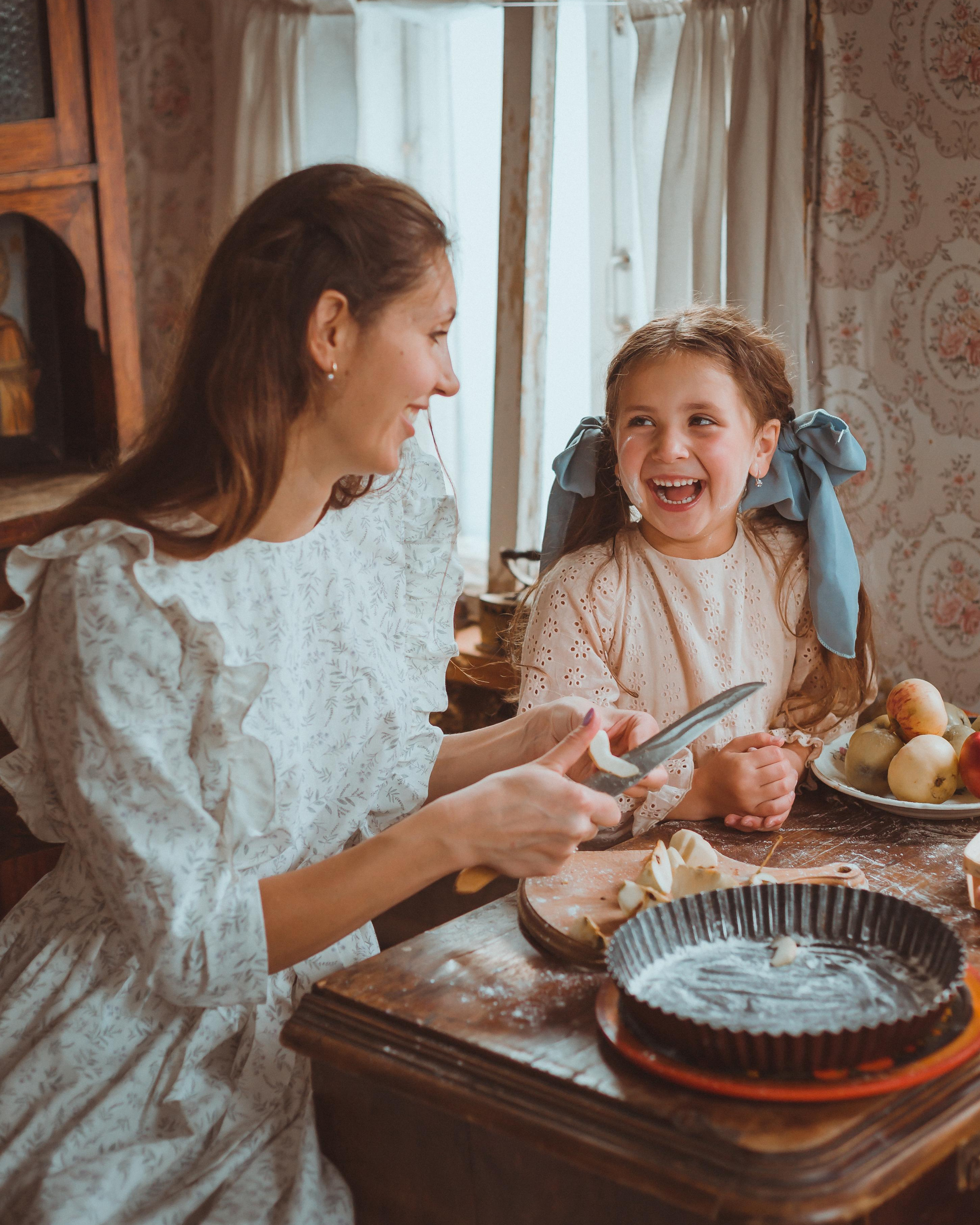 Семейная фотосессия, фотосессия в деревне, деревенский дом, чаепитие. Профессиональный фотограф, фотохудожник, видеограф из Москвы