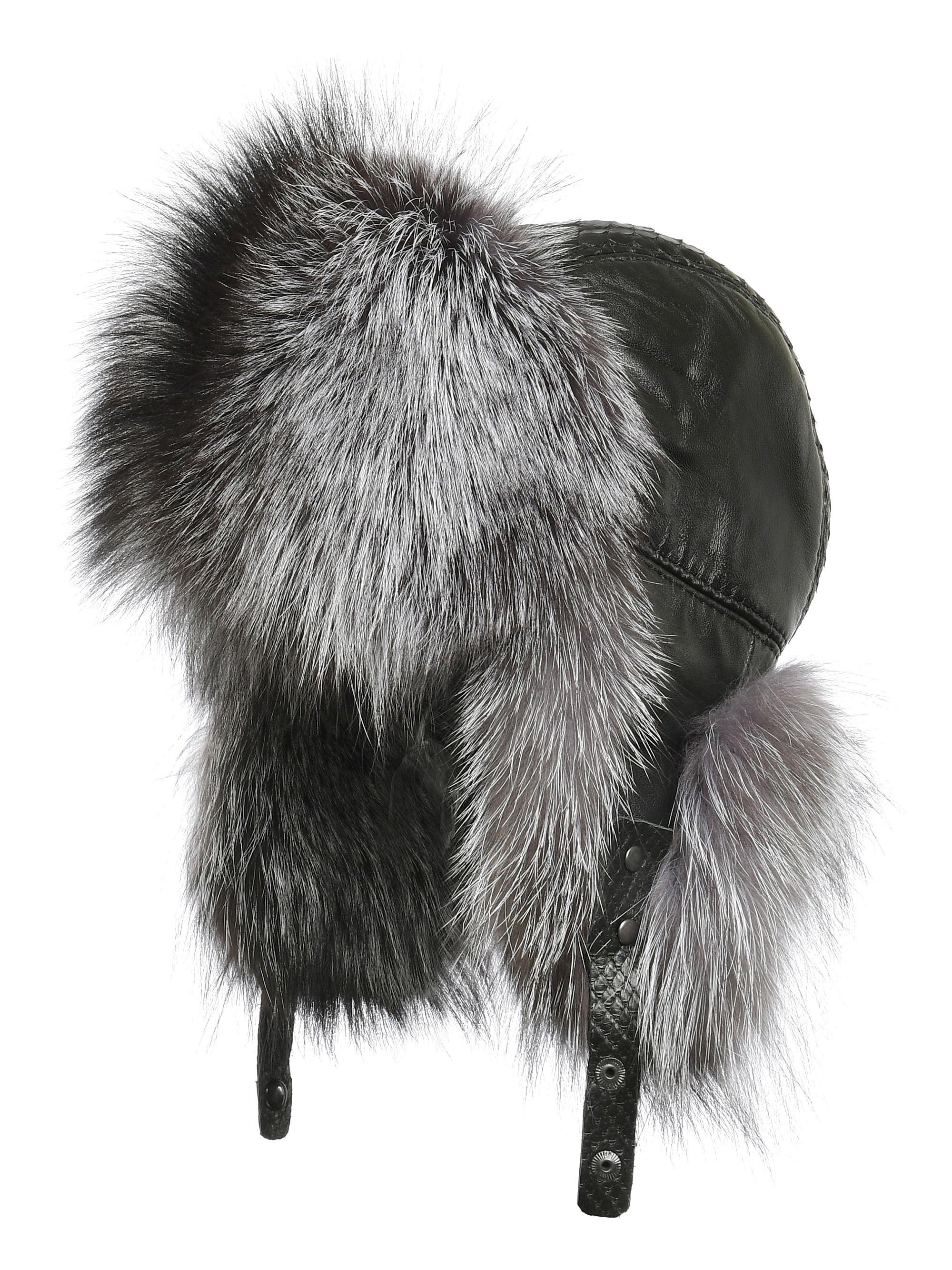 Съемка шапок на весу на белом фоне