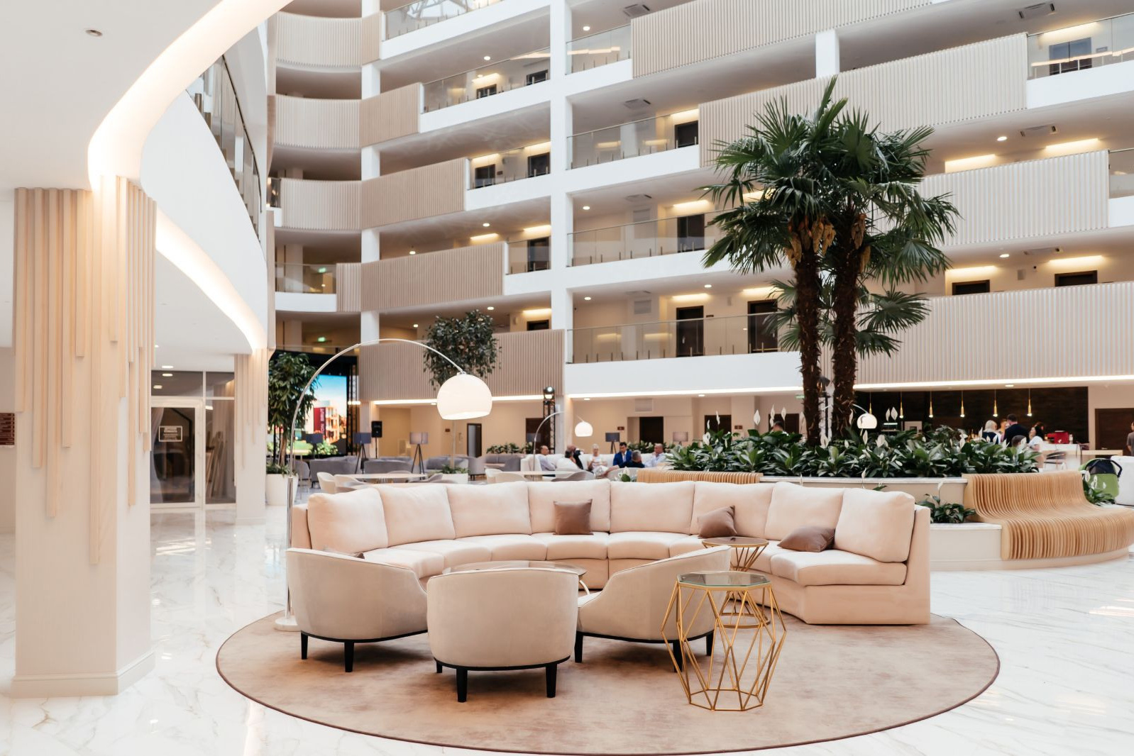 Красивые отели Москвы. Фото Радости. Свадебный и семейный фотограф в Москве Юлия Самойлова