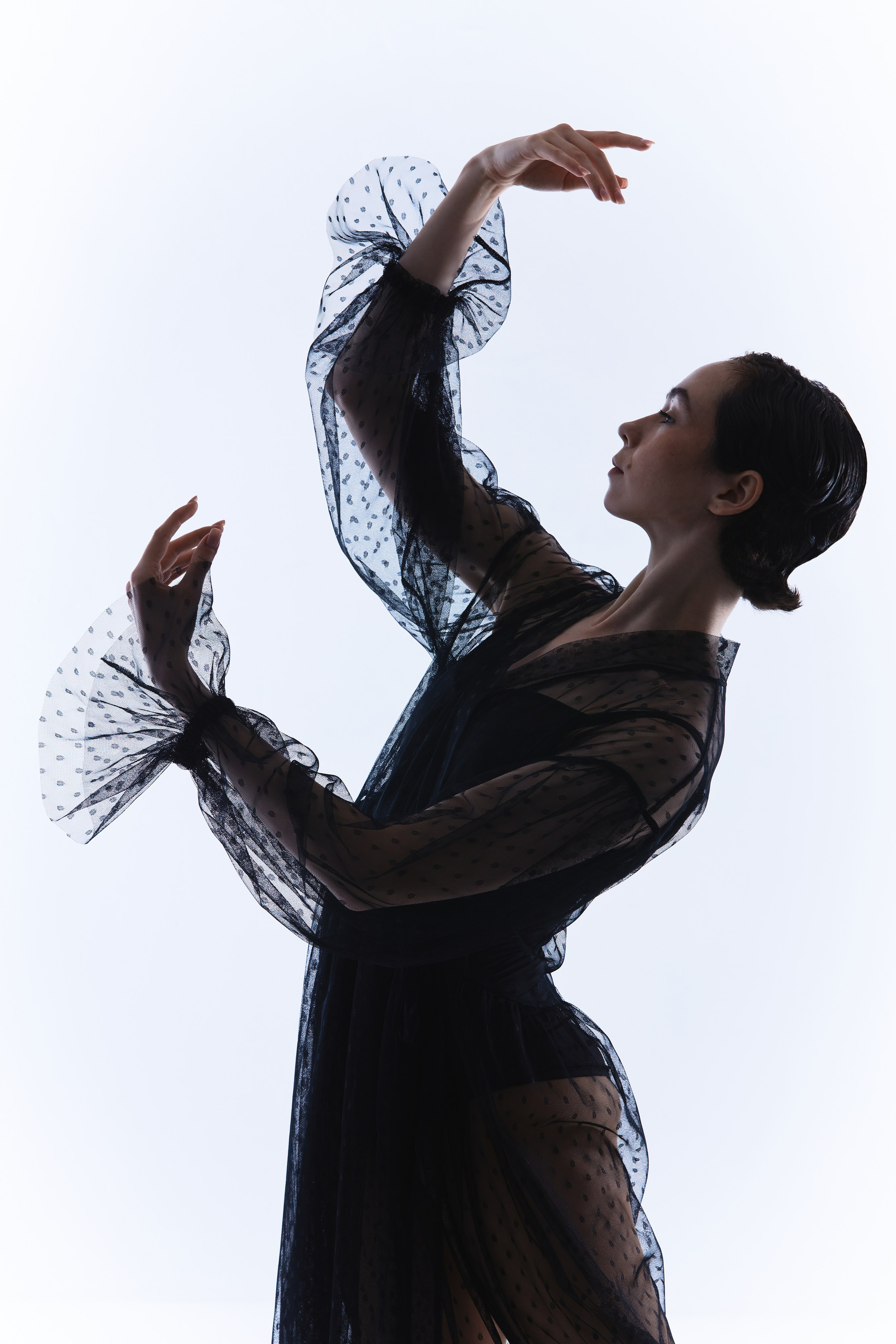 Фотосессия в образе балерины в платье сетка СИНИОКО. Одежда из Санкт-Петербурга СИНИОКО