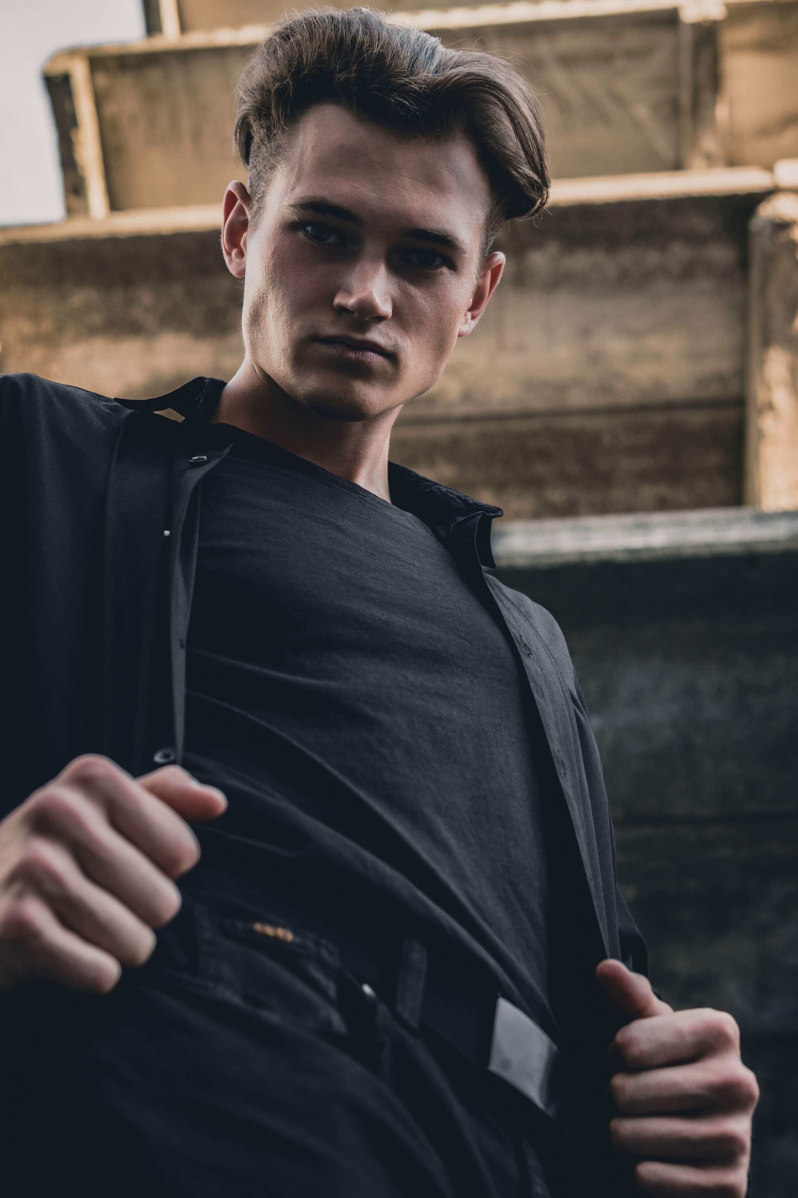 Фотосессия возле заброшенного дома. Фотограф в Ростове-на-Дону Игорь Апасеев