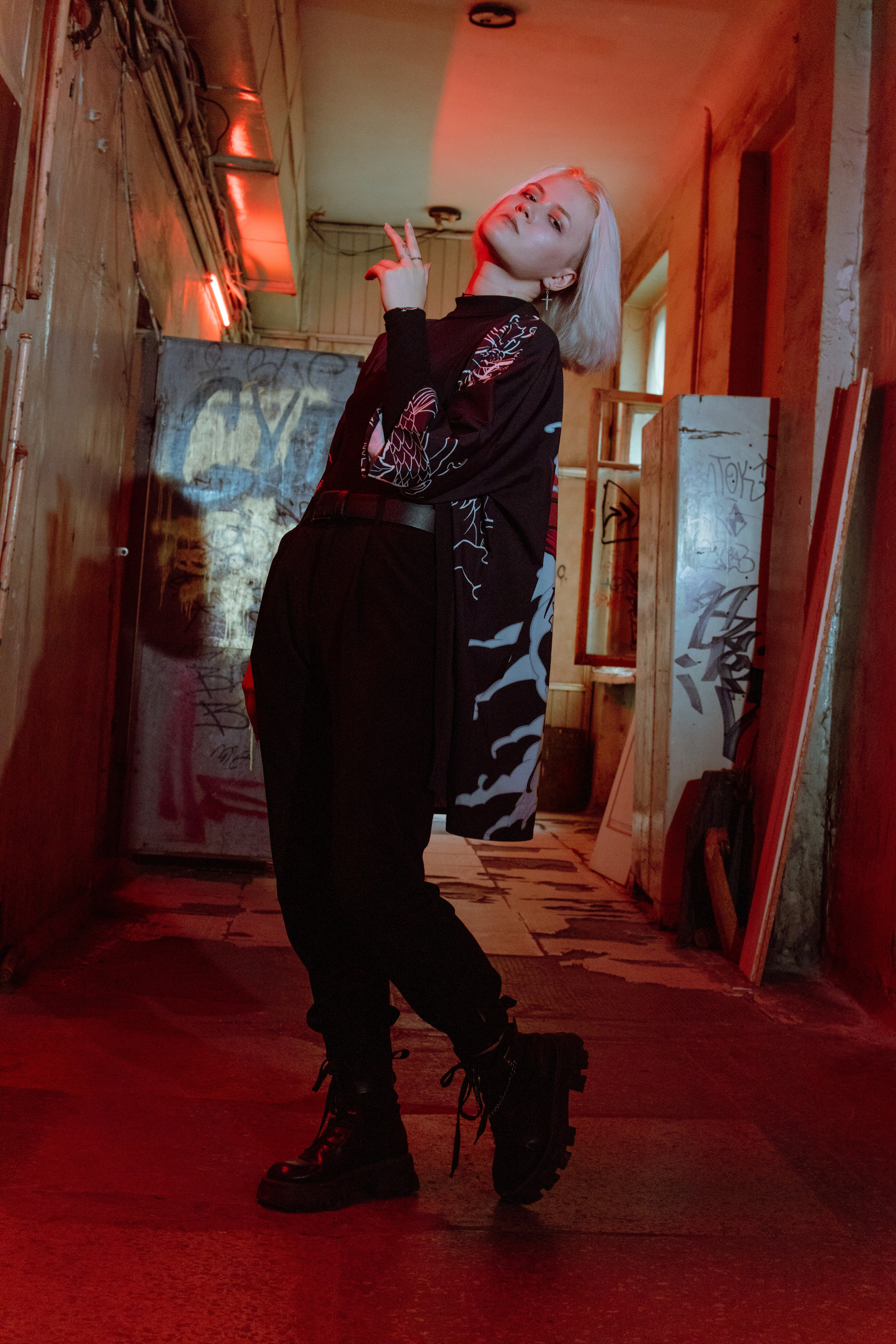 Легкая направленность идеи для фотосессии пошла из Tokyo Revengers. Фотограф в Ростове-на-Дону Игорь Апасеев