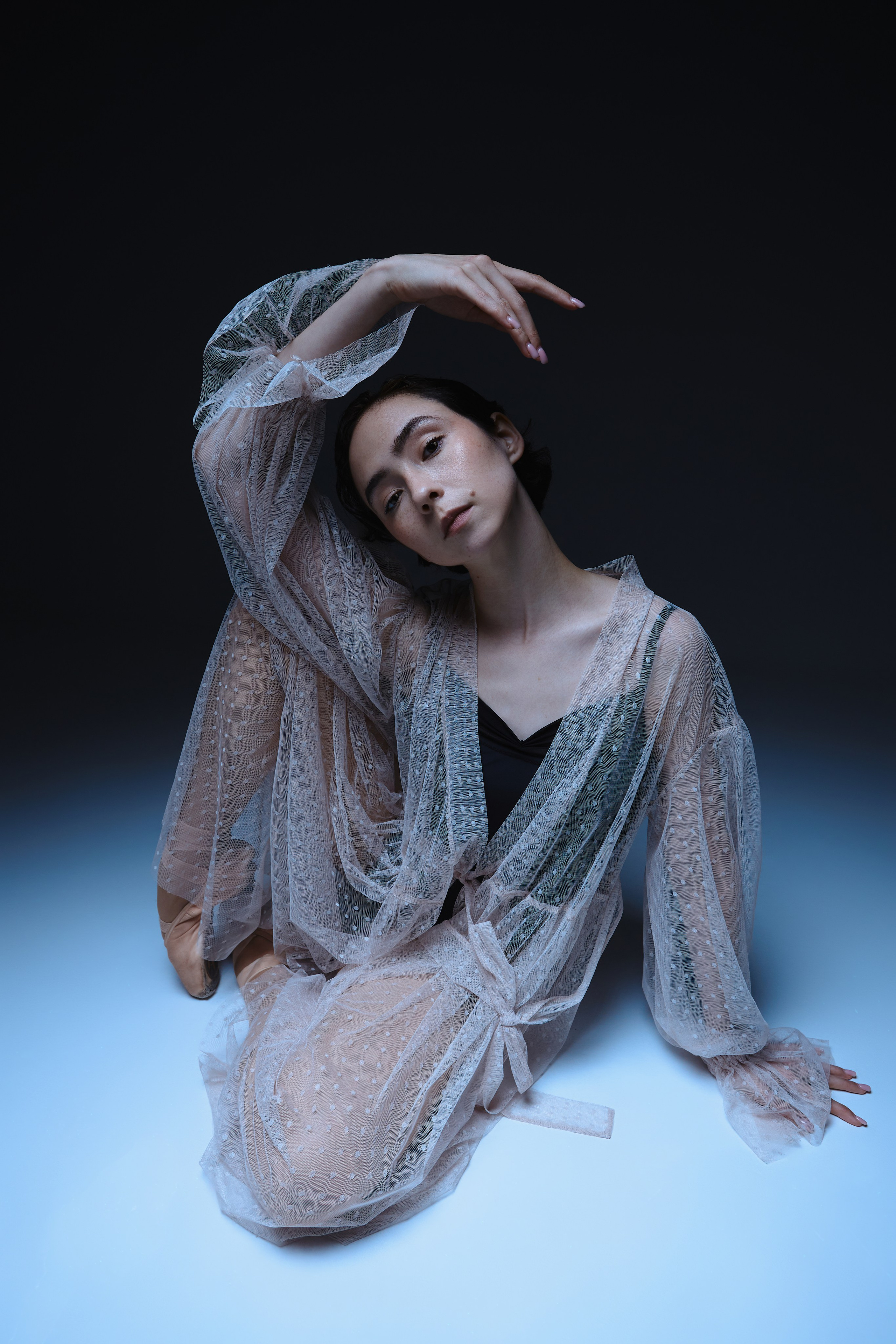 Фотосессия в образе балерины в платье сетка СИНИОКО. Одежда из Санкт-Петербурга СИНИОКО