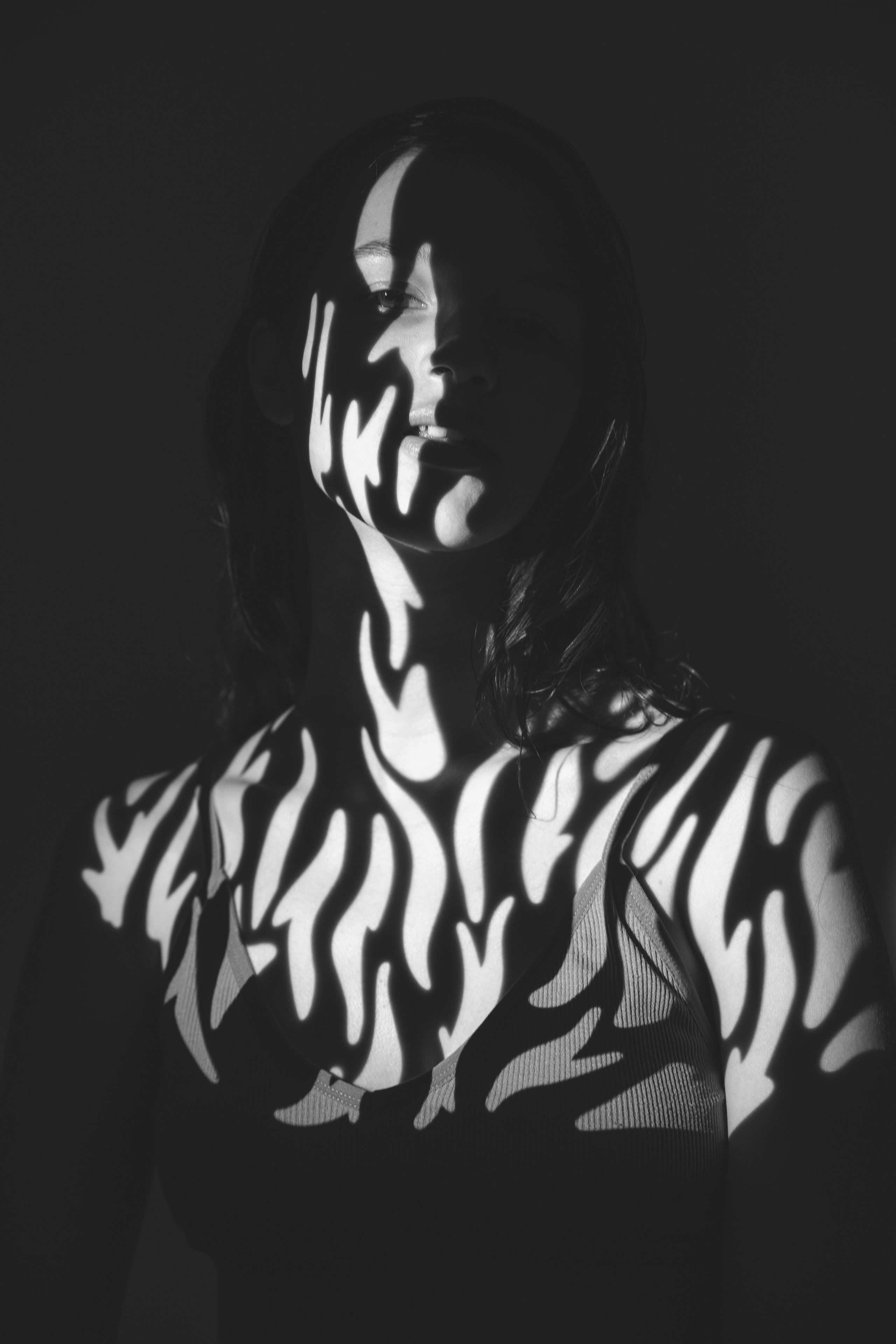 Ксения. Маски Габо и жесткий свет. Фотограф в Санкт-Петербурге Алена Сертакова