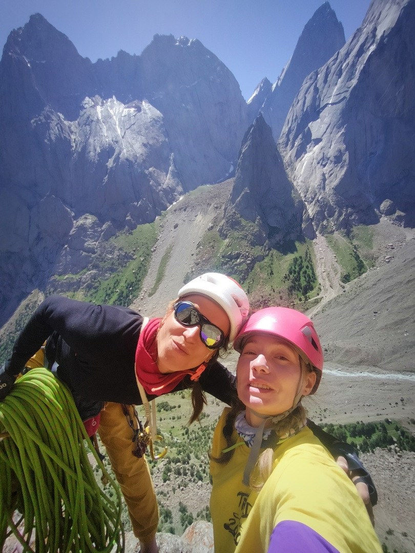 Short-list «Стального Ангела-2023». Каравшин, пик Асан, маршрут Горбенко, 5Б. “Steel Angel”: women’s climbing award