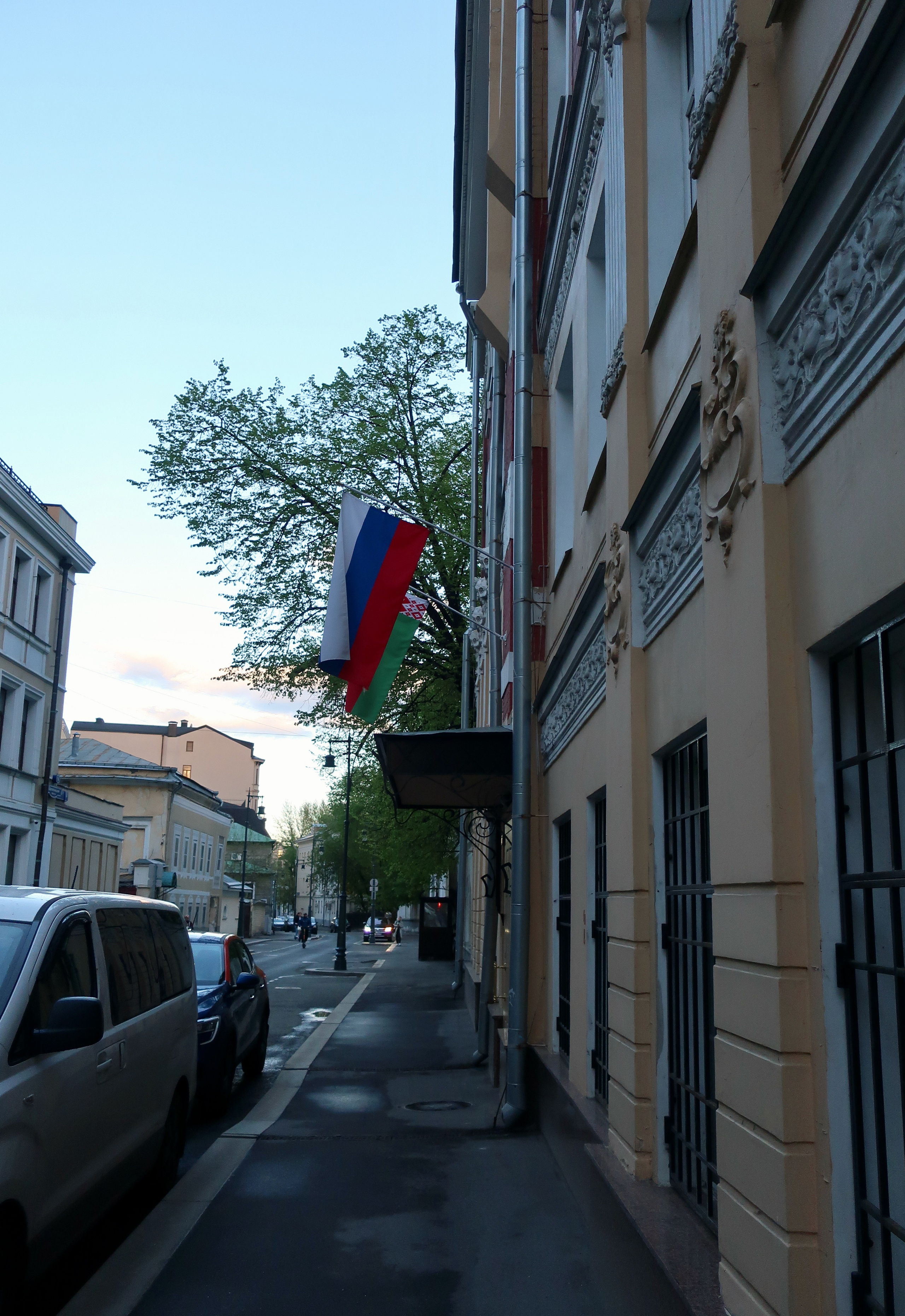 Фотопрогулка по Москве: Остоженка, Пречистенка и переулки. Проект «Фотокладовка»: блог уличной фотографии в формате street photo