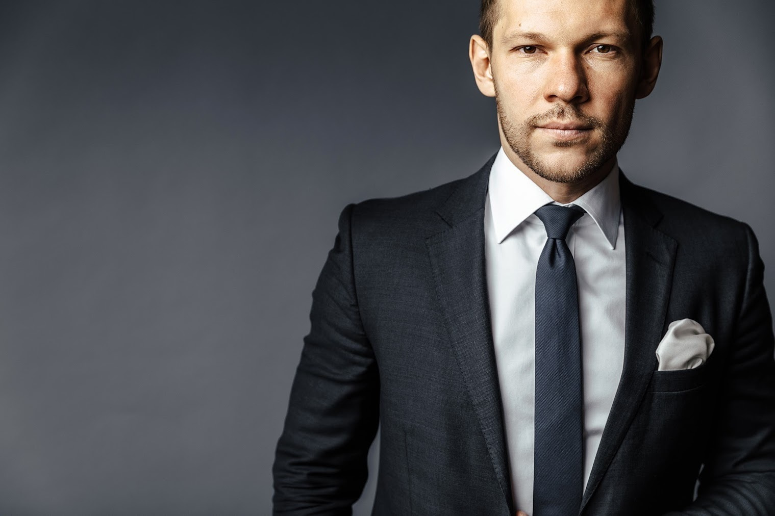 Ведущий Алексей Харис. Бизнес портрет. Фотограф Игорь Цаплин