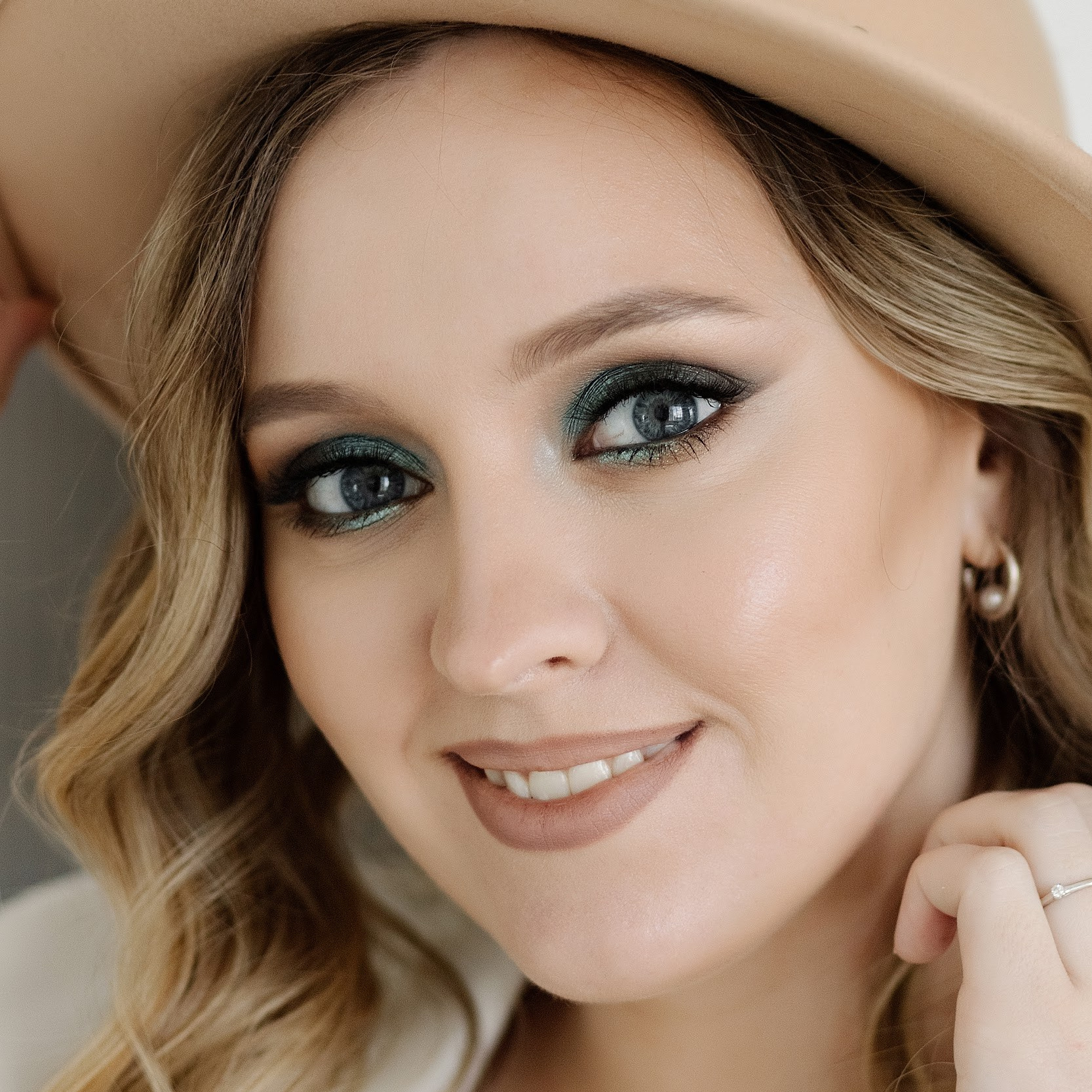 Контакты. Семейный и детский фотограф в Челябинске Елена Вышегородцева