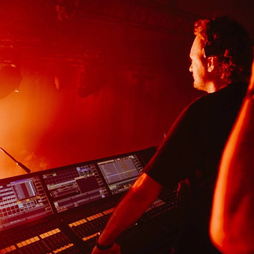 Резюме. Художник по свету Максим Сергачев