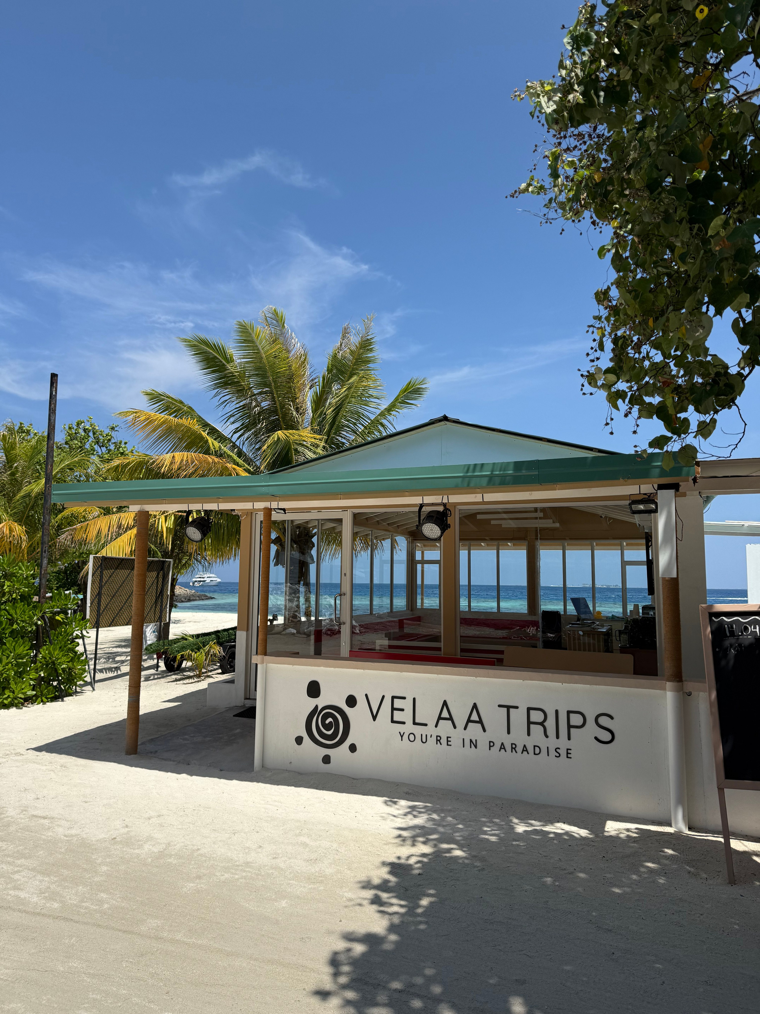 Контакты туристического агентства на Мальдивах Velaa Trips