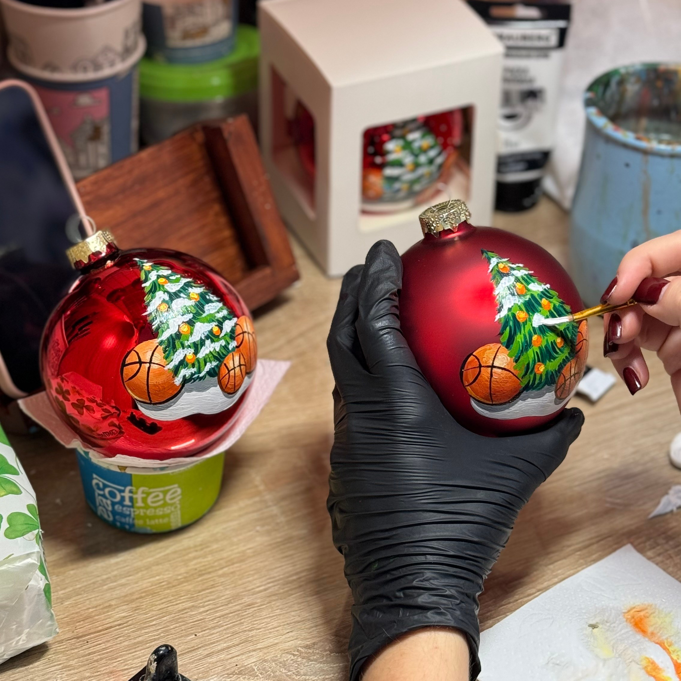 Портфолио — Локомотив. Художественная ручная роспись елочных шаров, корпоративные подарки и восковые аромасвечи