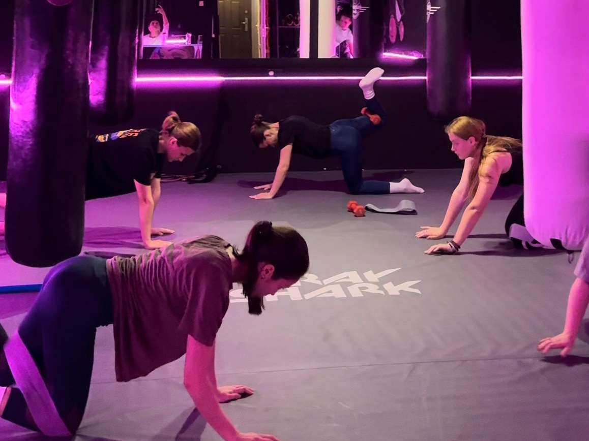 Тренировки. Тренировки по боксу для девушек и женщин — Gray Shark Studio