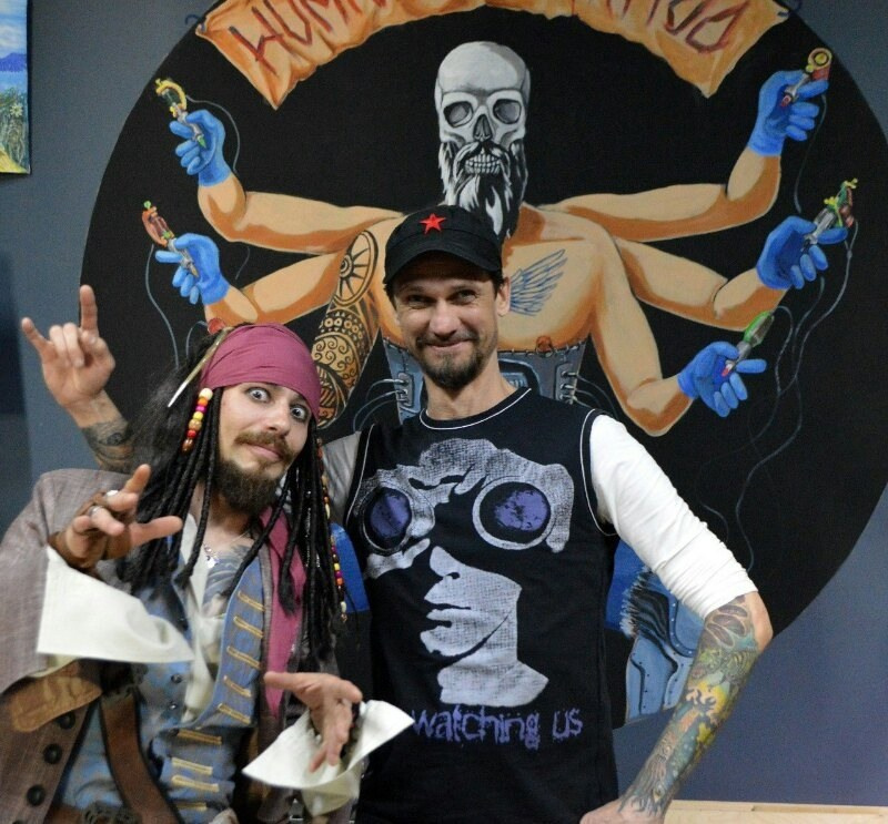 Контакты. Яр Панов Арт.Картины, татуировки, роспись стен и одежды в Москве