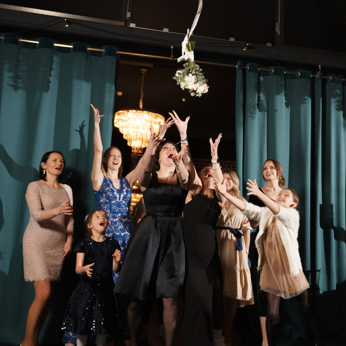 УСЛУГИ. Фотограф Сергей Некрасов