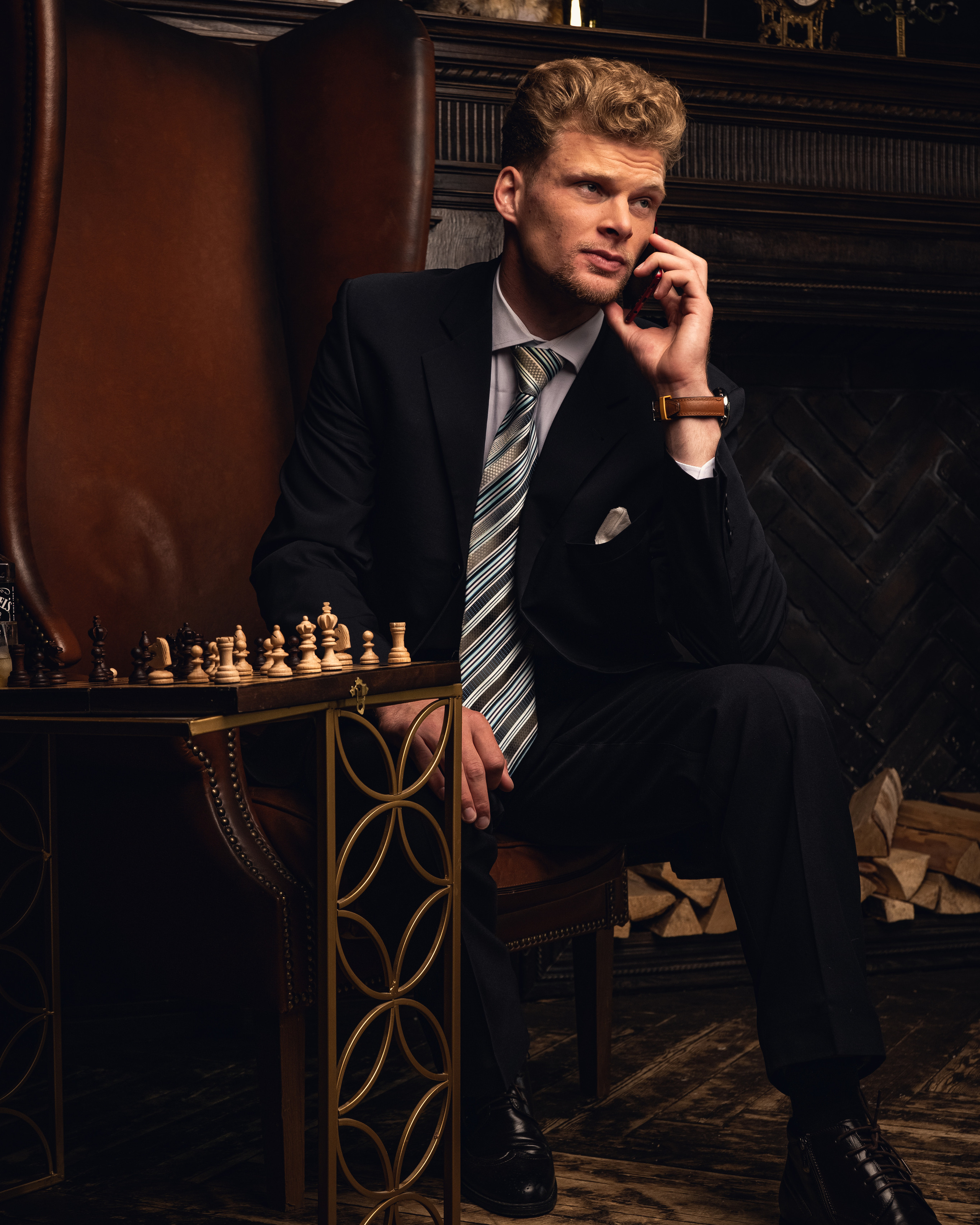 деловой мужской портрет в студии