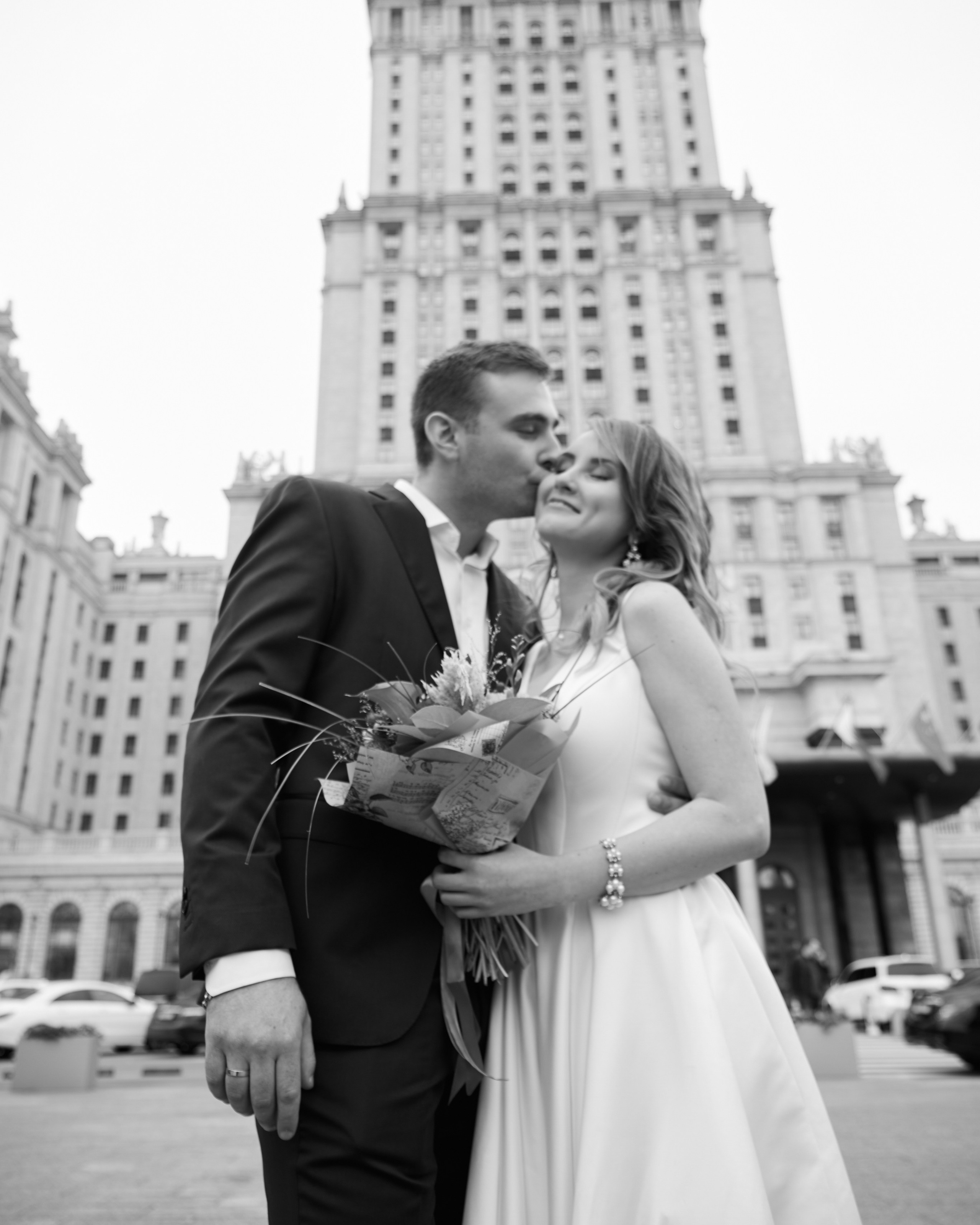 Артём Павленко, фотограф и контент-мейкер в Москве. Съёмка людей, брендов, ресторанов и недвижимости