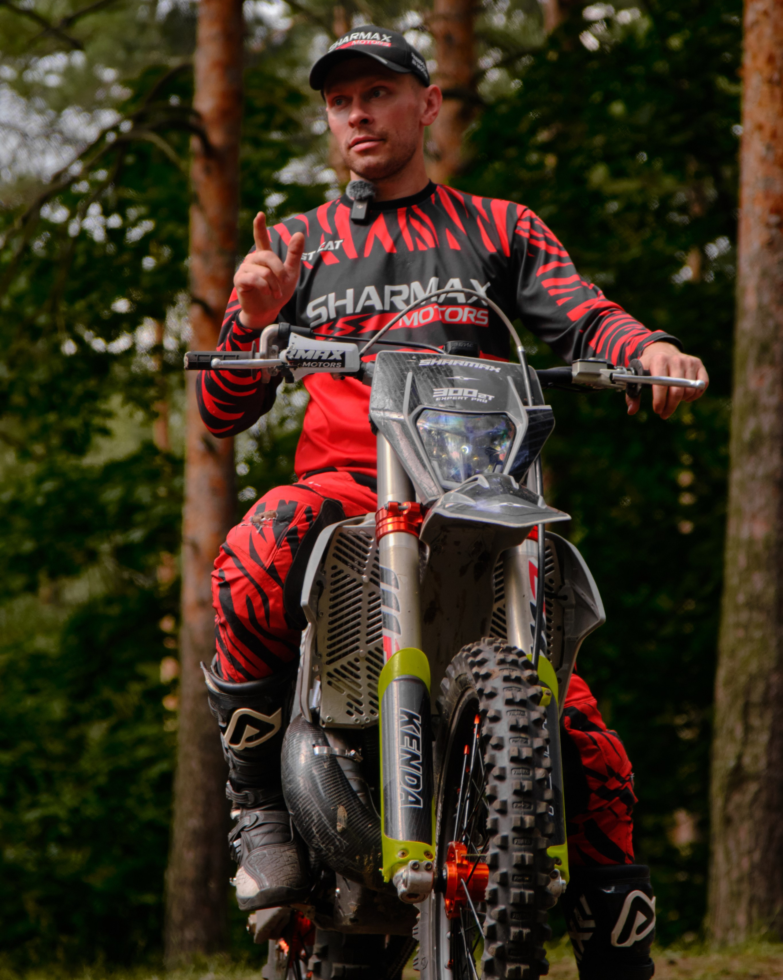 создание коротких вертикальных видео и рилсов для брендов и команд