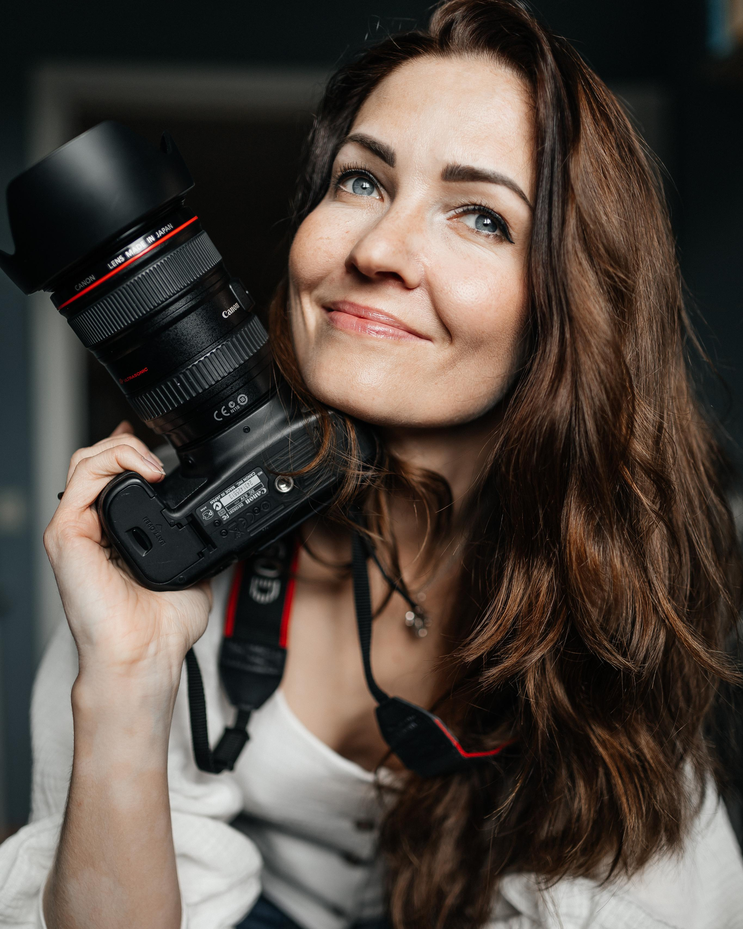 Фотограф на крещение и венчание в г. Старый Оскол, Наталья Беседина- профессиональный церковный фотограф в г. Старый Оскол, Губкин. На сайте можно заказать услуги по фотосъемке Таинства  крещения и венчания с художественной ретушью, домашних фотосессий в  стиле лайфстайл. А также индивидуальные и семейные, детские съемки на природе и в студии.