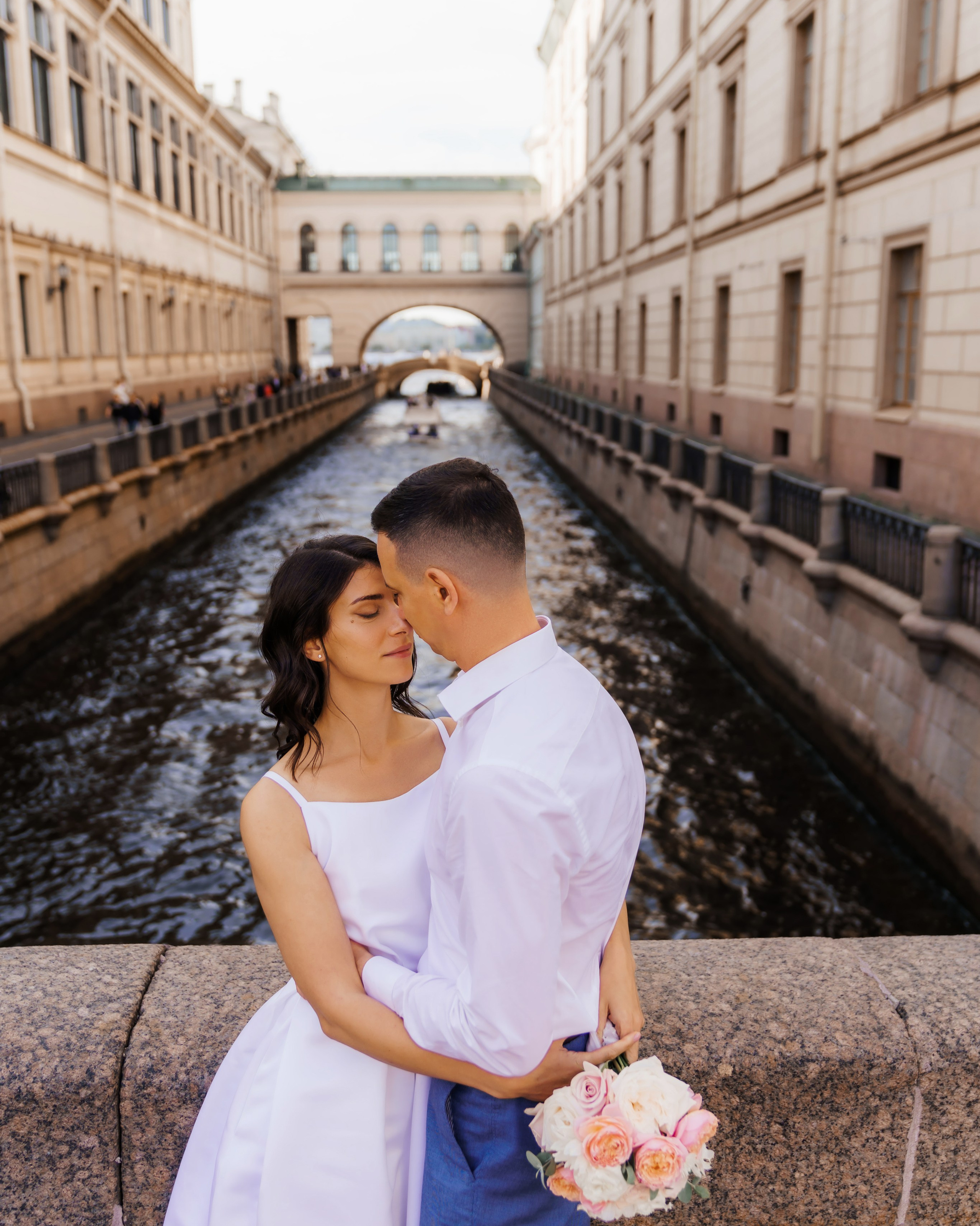 свадебный фотограф СПб питер Петербург дворец бракосочетания свадьба в Питере невеста жених свадебная фотосессия фотопрогулка съемка камерная свадьба свадьба для двоих