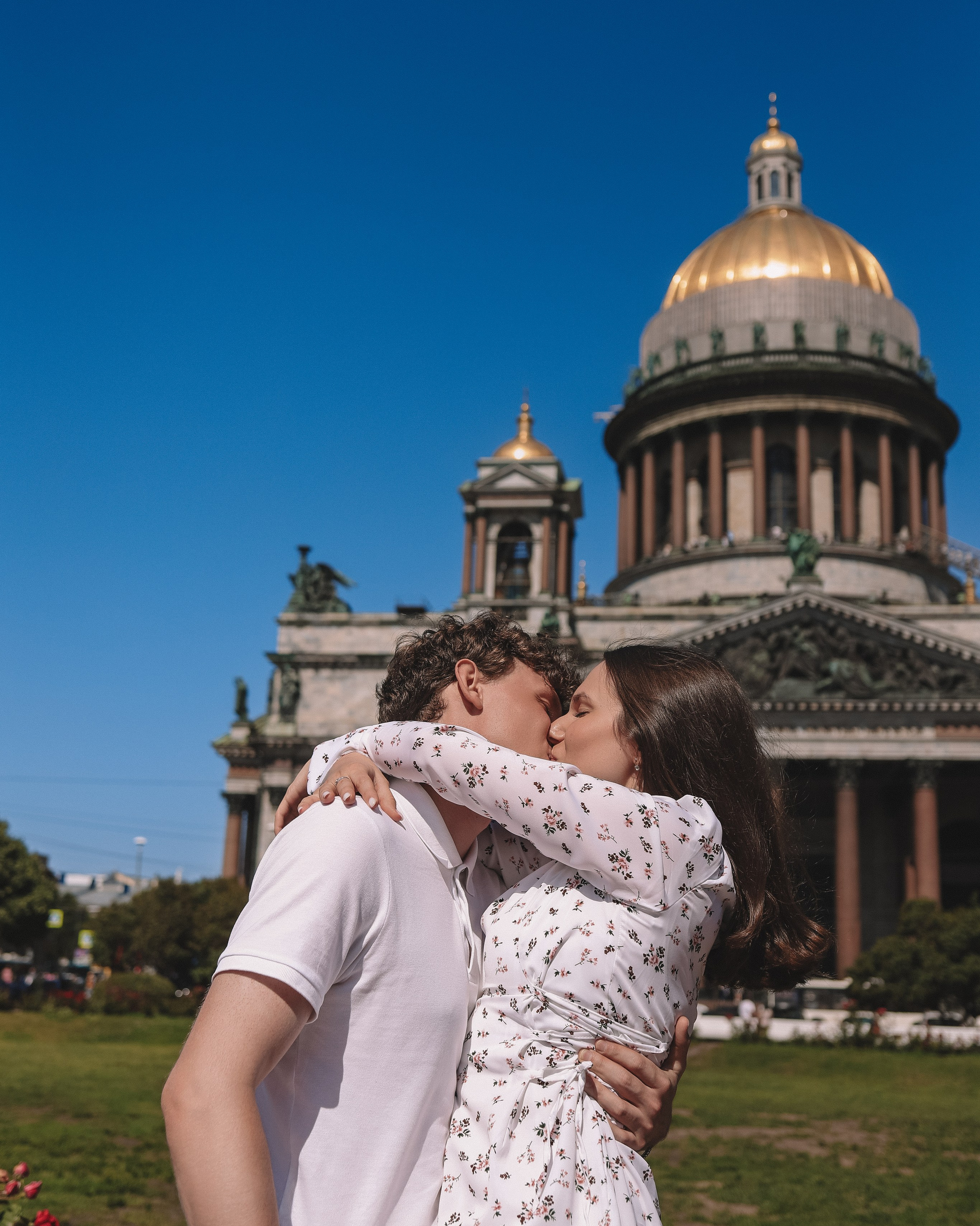 Пара у воды на закате, Love Story фотосессия СПб