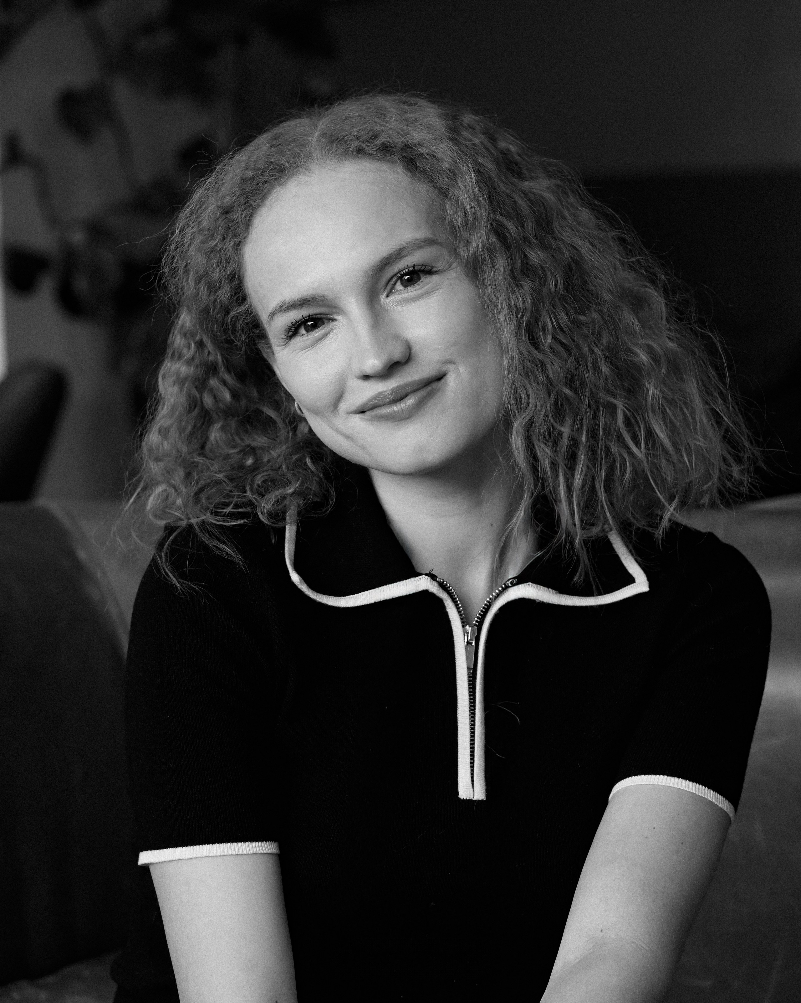 CONTACTS. Marina Vasileva — Photographer in Belgrade | Portraits, Events & Brands