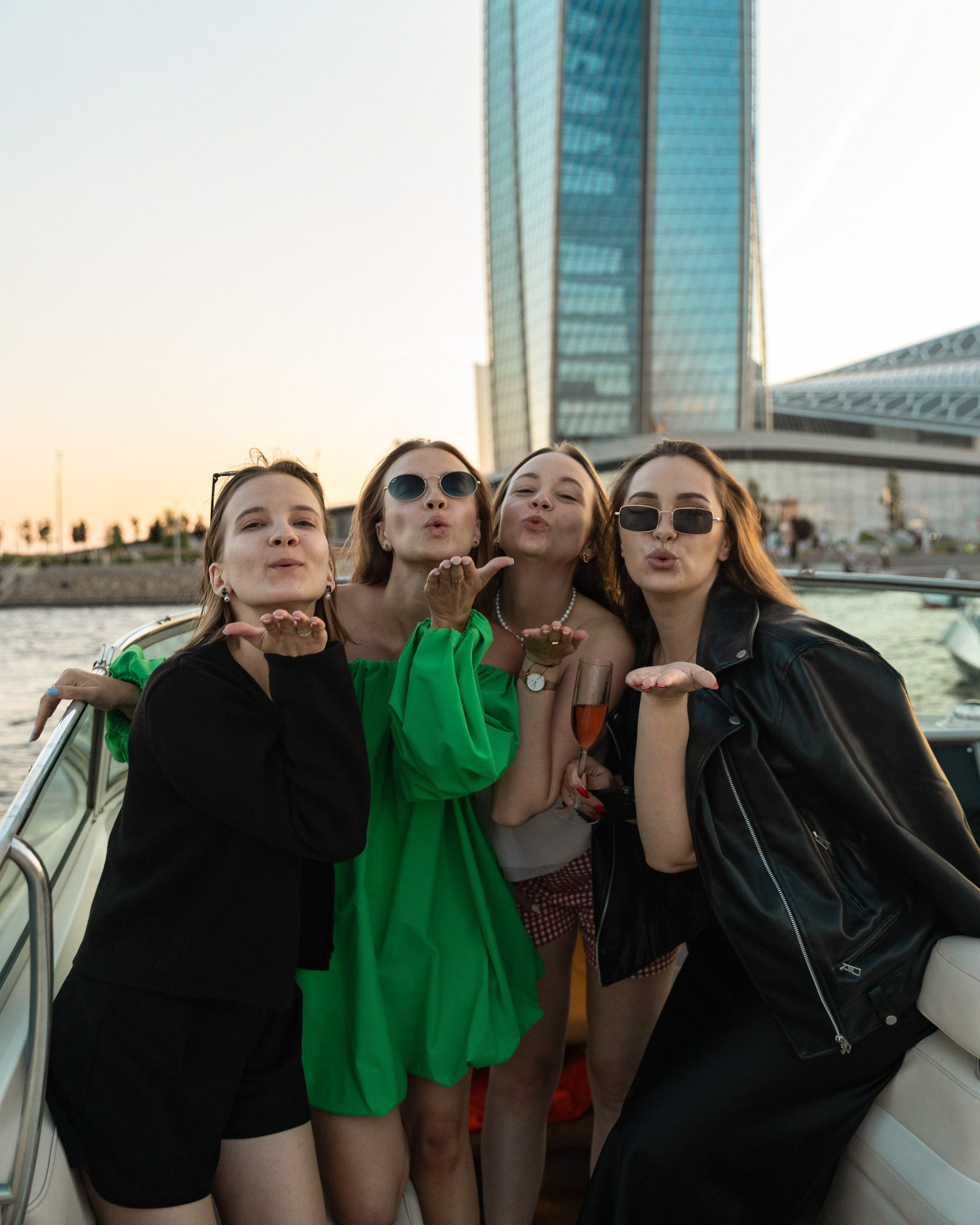 Услуги. Репортажный и контент фотограф в Санкт-Петербурге