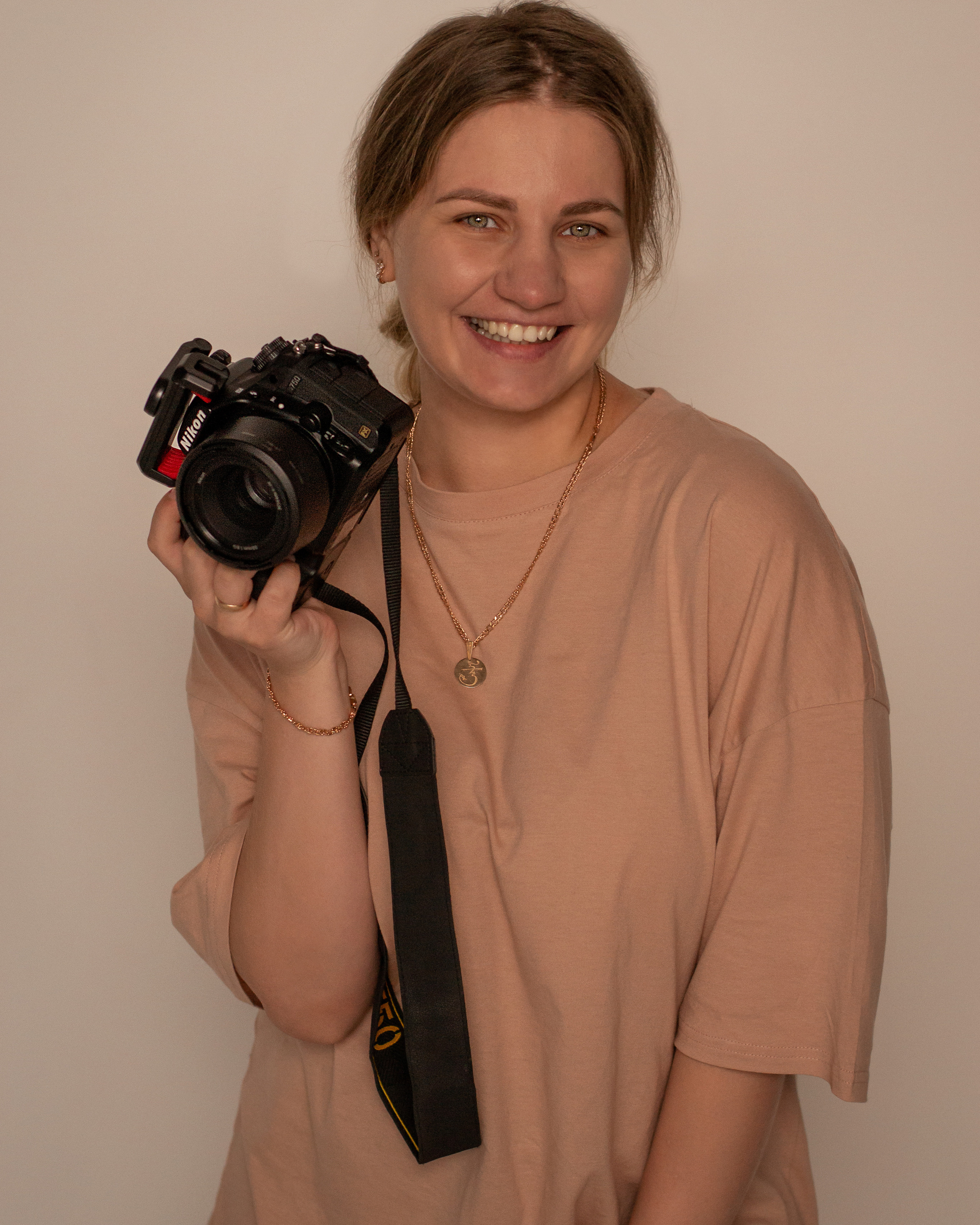 Контакты. Фотограф  Потапова Анна