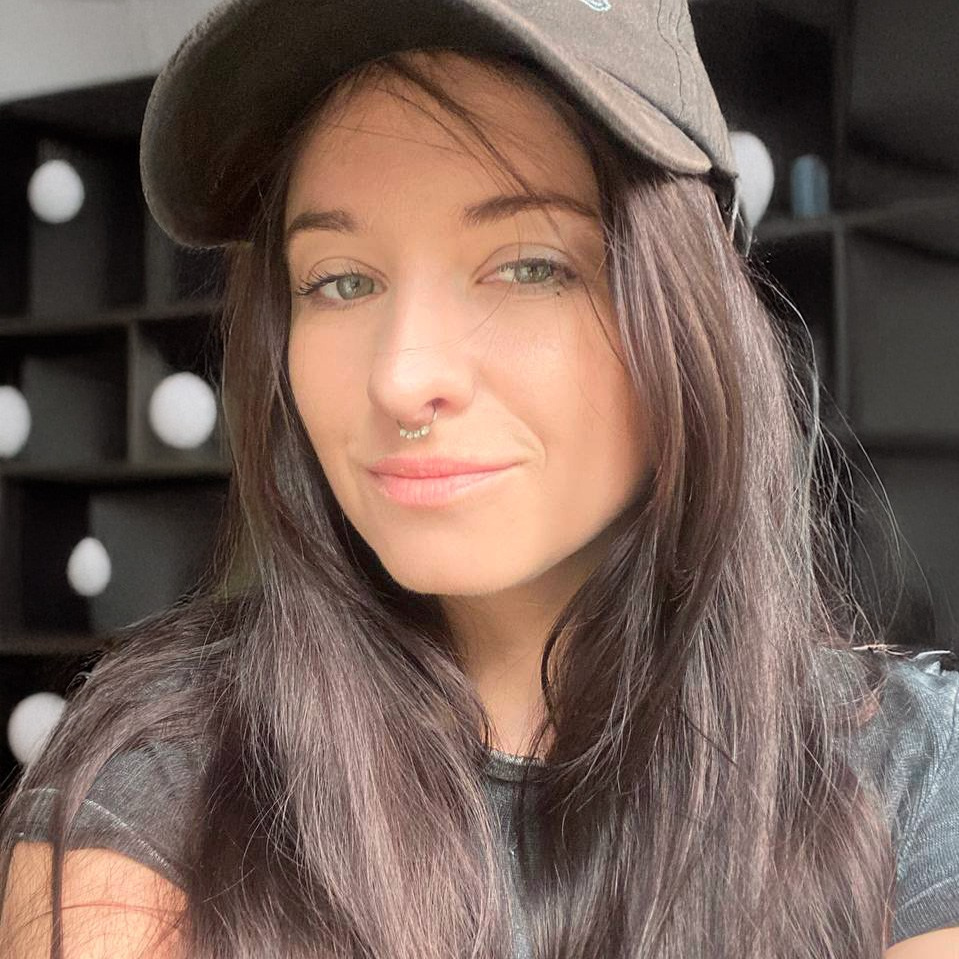 Обо мне. Яна Трилис — Коммерческий фотограф. Лукбуки, каталоги, компейны. Москва | Санкт-Петербург