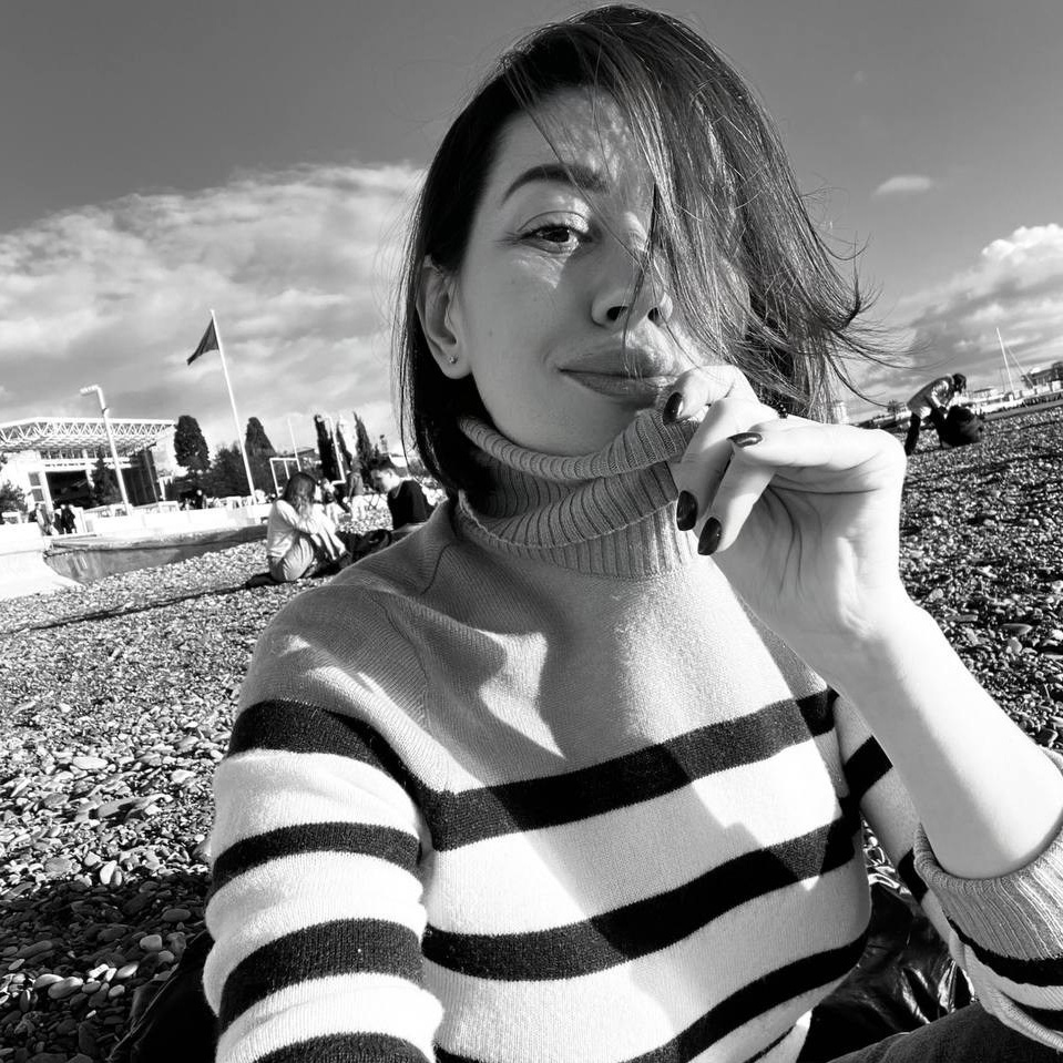 Контакты. Портретный фотограф в Москве Черная Юлия