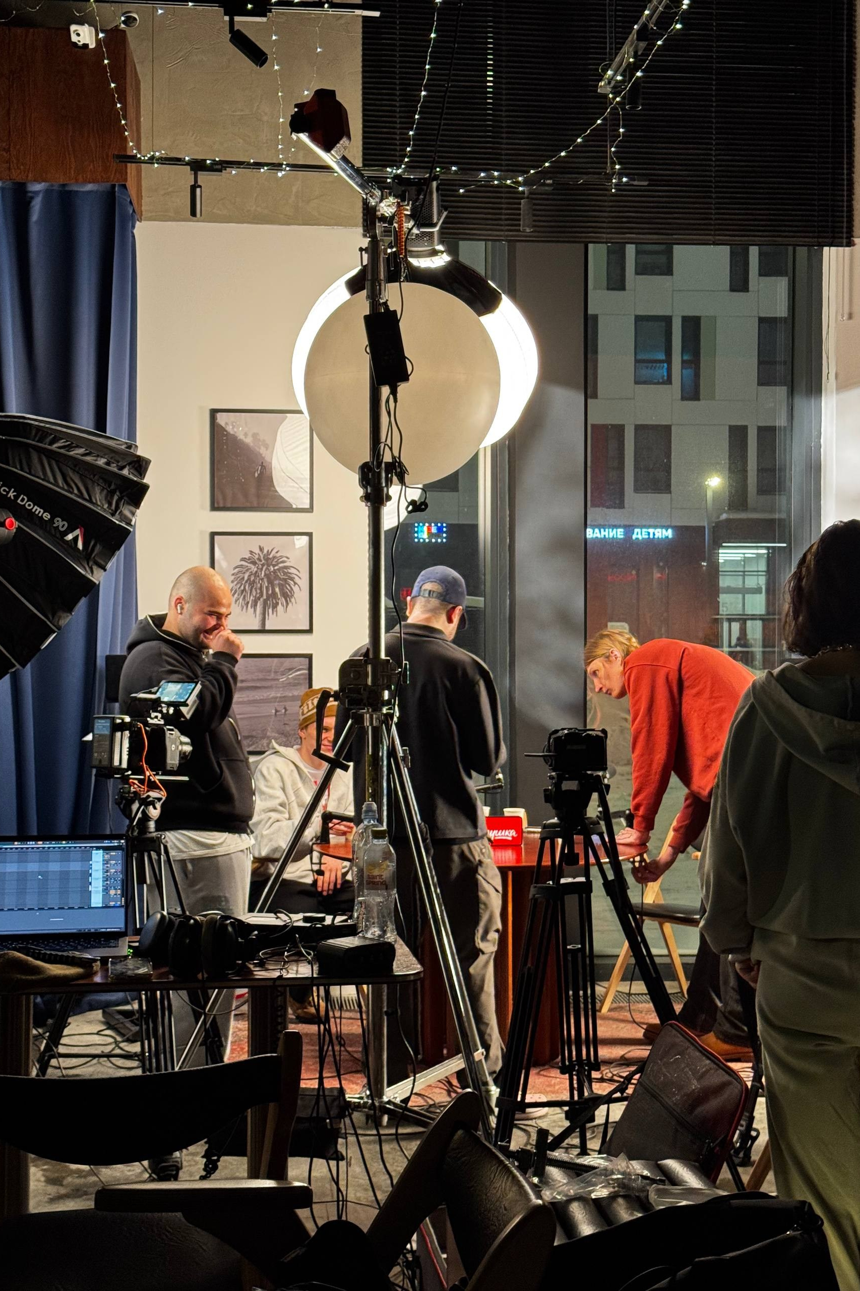 Полный цикл видеопродакшена в Москве. Клипы, рекламы, имиджевые ролики, видеосъёмка для брендов
