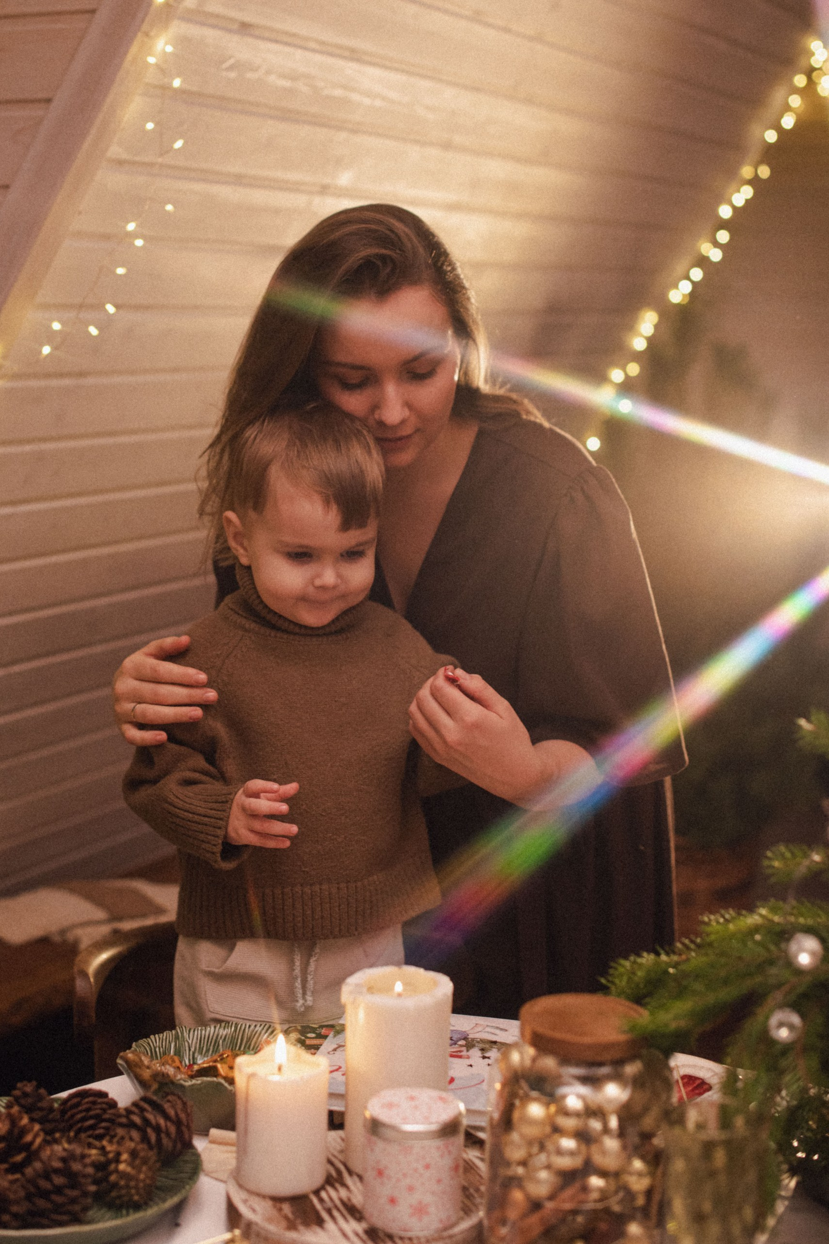 Семья в новогодней фотостудии 2026