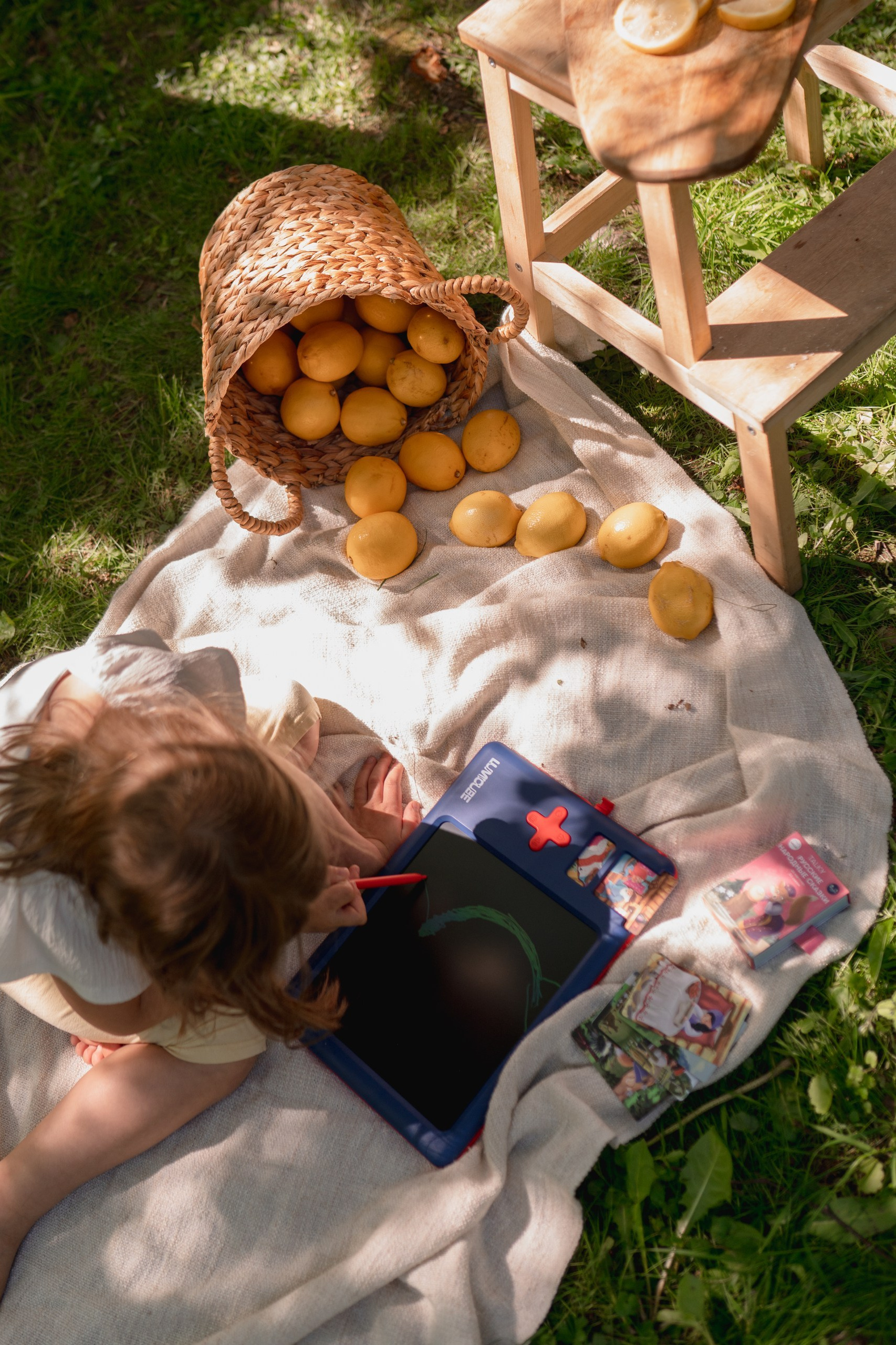 Контент для бренда детских устройств Lumicube. Семейный фотограф в Москве Лилия Лебедева