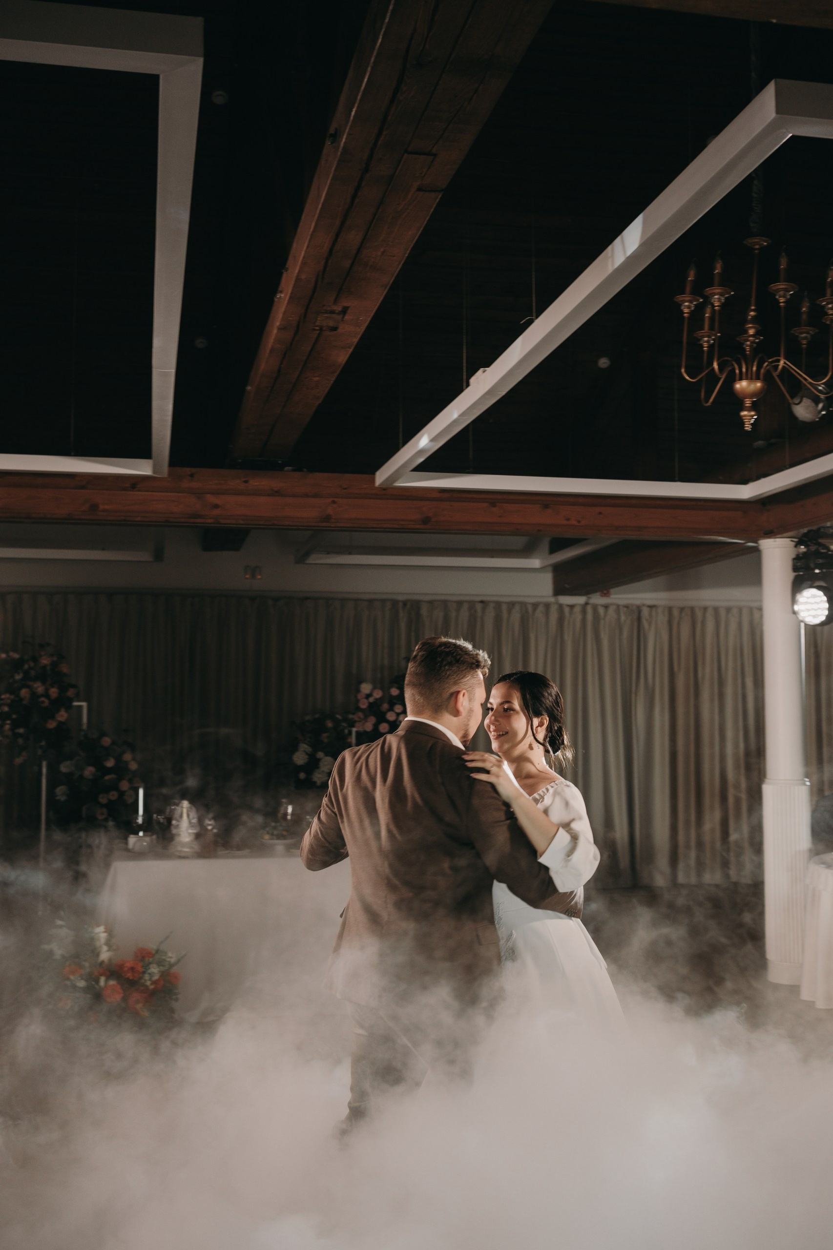 организация свадьбы Тюмень, свадебный организатор тюмень. координация свадьбы тюмень. организатор свадьбы тюмень. где отметить свадьбы в тюмени. свадебное платье купить тюмень. свадебный банкет тюмень. ведущий на свадьбу тюмень. свадебный фотограф тюмень.