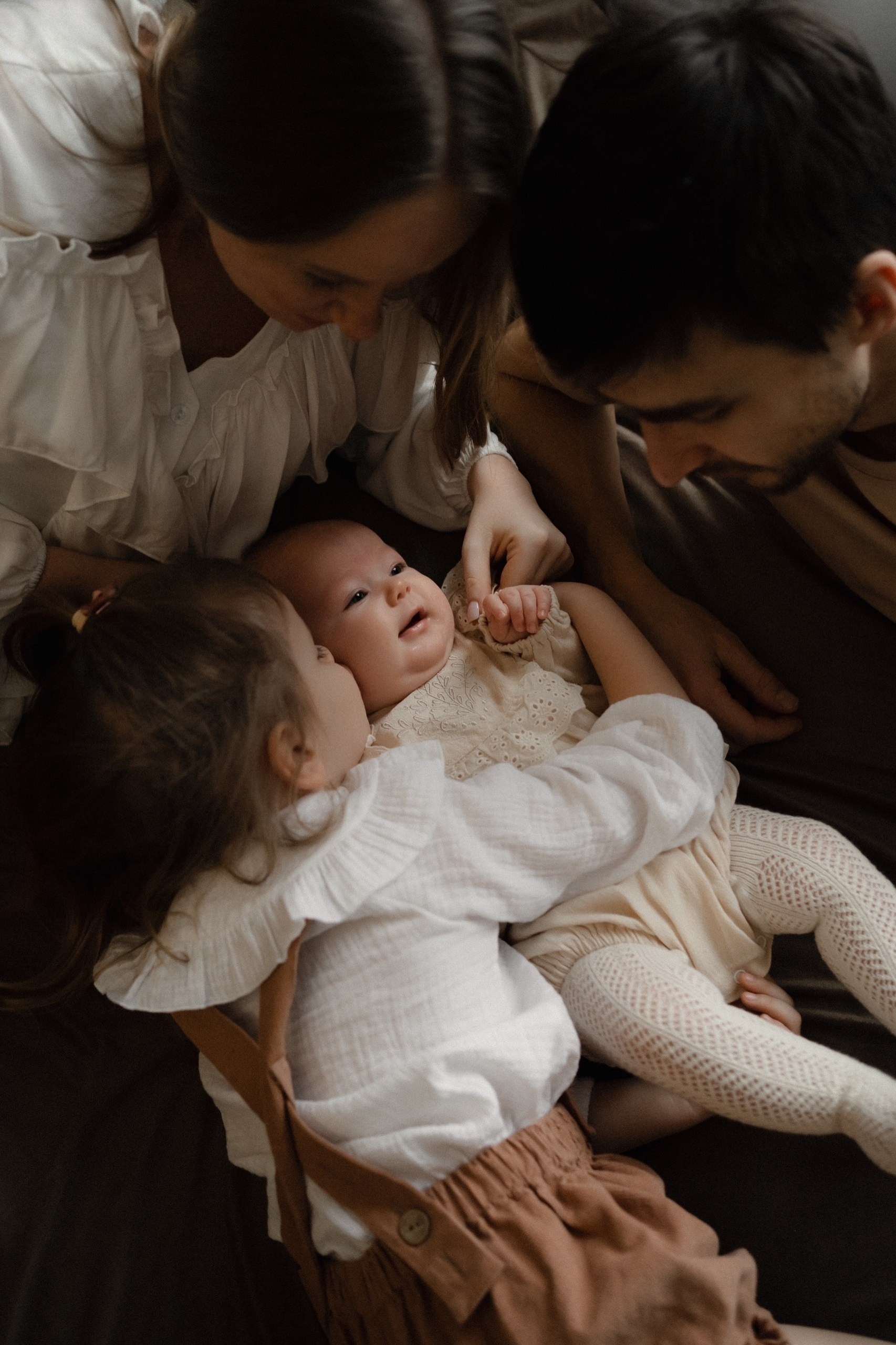 семейная домашняя новогодняя фотосессия