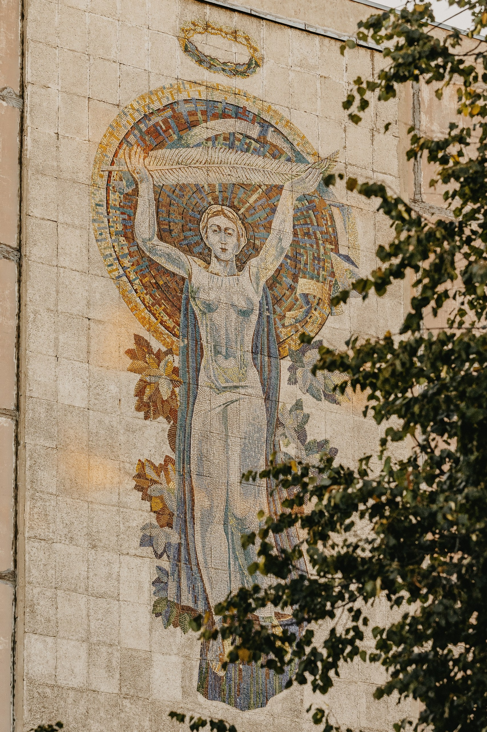 ИНТЕРВЬЮ «РЫБИНСКОЙ НЕДЕЛЕ». ФОТОИСТОРИЯ. УСКОЛЬЗАЮЩАЯ КРАСОТА В ДЕТАЛЯХ