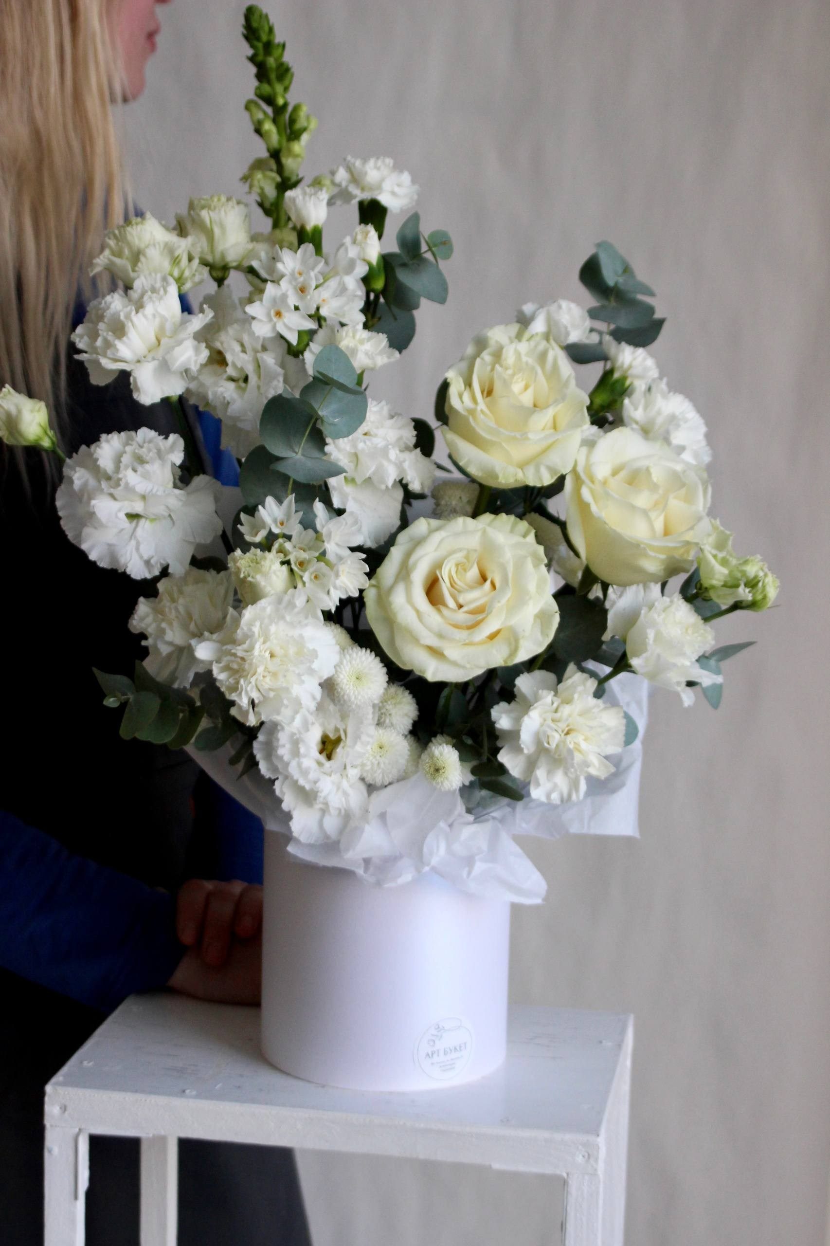 Бело-зеленая. Арт Букет- цветочный дом в Челябинске и Ревде