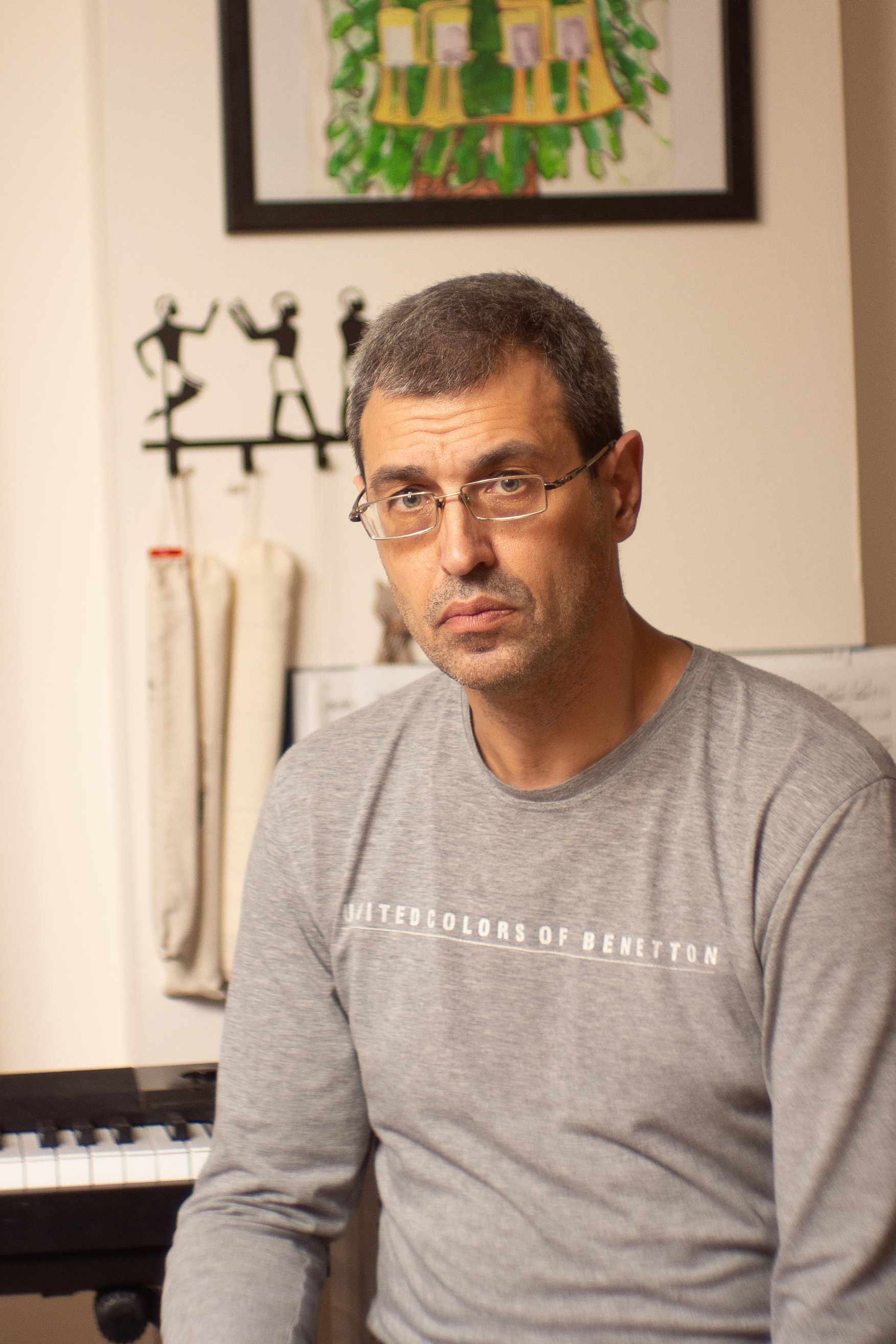 Контакты. Фотограф Алексей Школдин. Новосибирск