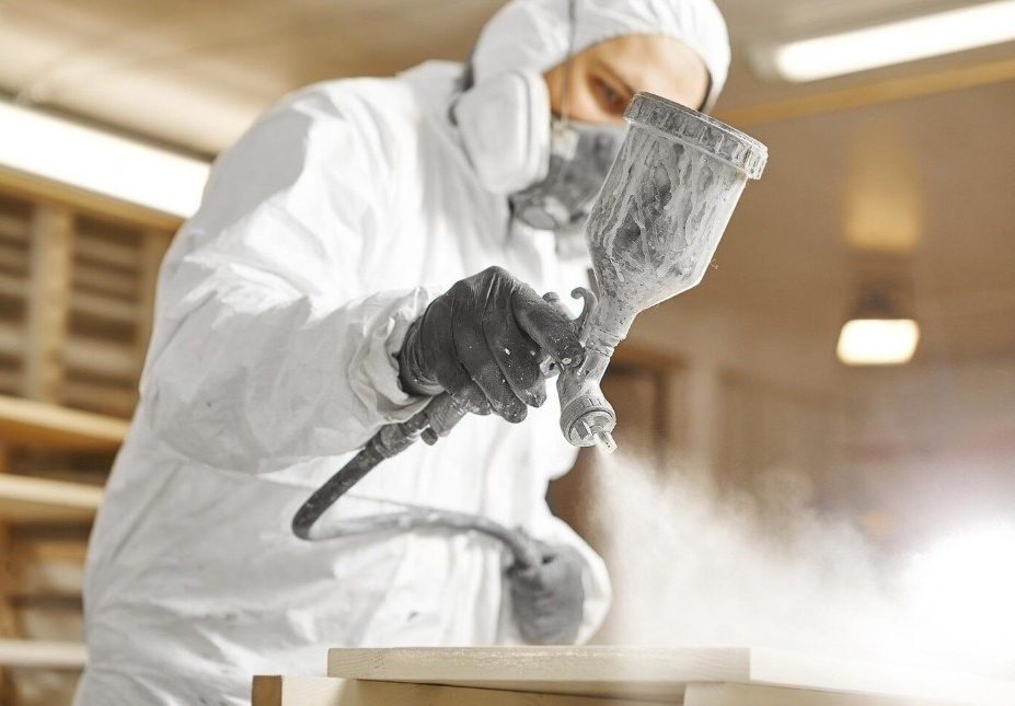 малярные работы / покрасить без подтеков / шагрень лака / вязкость краски / подача краски на деталь / факел распыления краски / респиратор / покрасочные работы