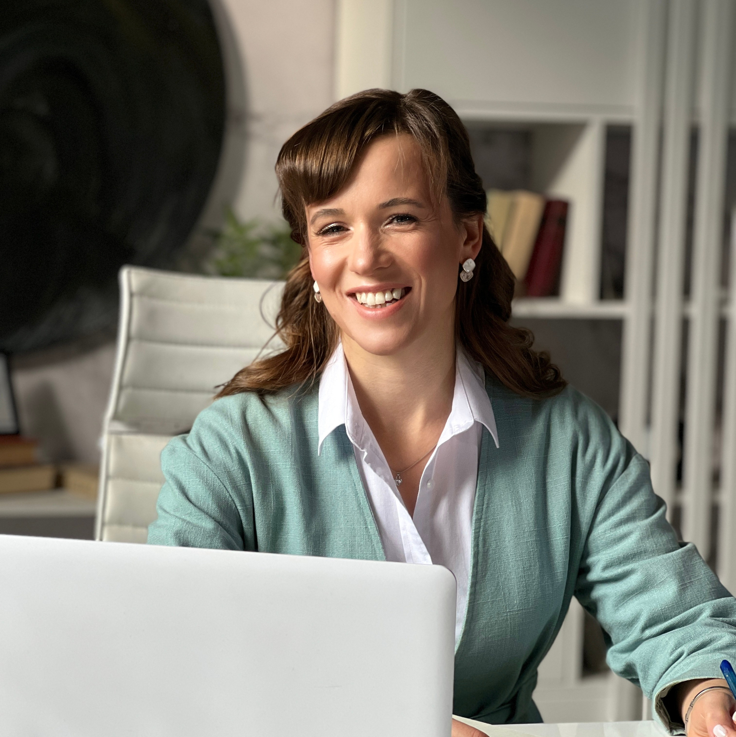 Акции. Видеомейкер и фотограф Кэтрин.Филм